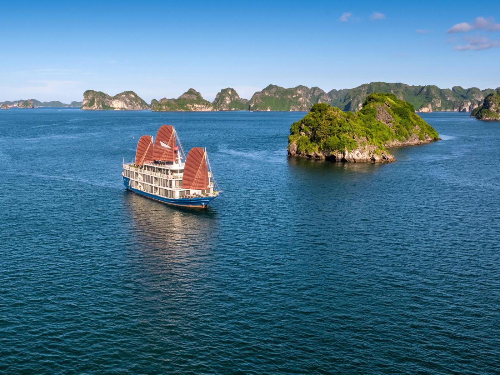 Lotus Boutique Cruise  5*