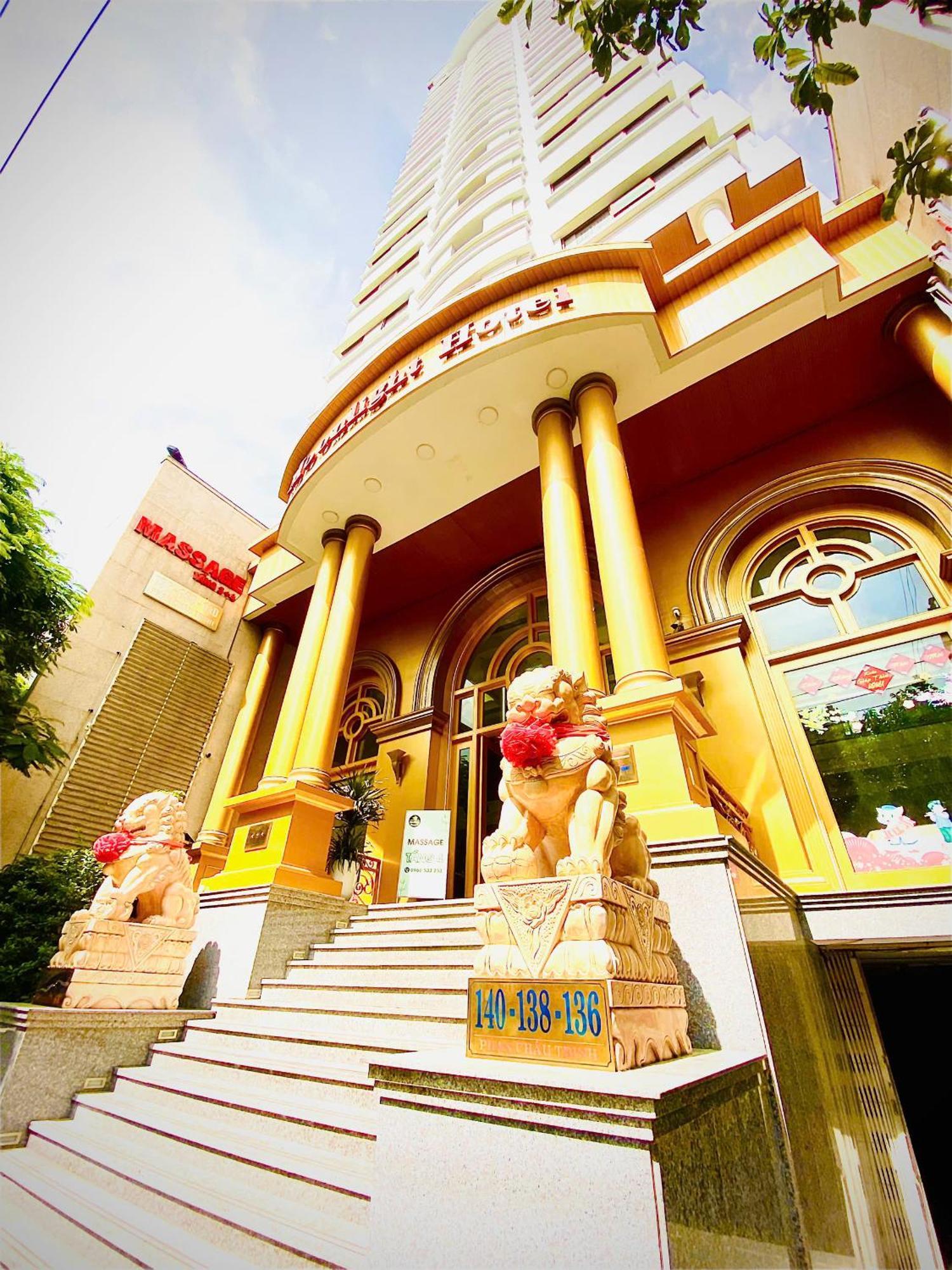 Hotel Moonlight & - Center, High Floor, Great Location & Great Views & Dragon Bridge Views 4*