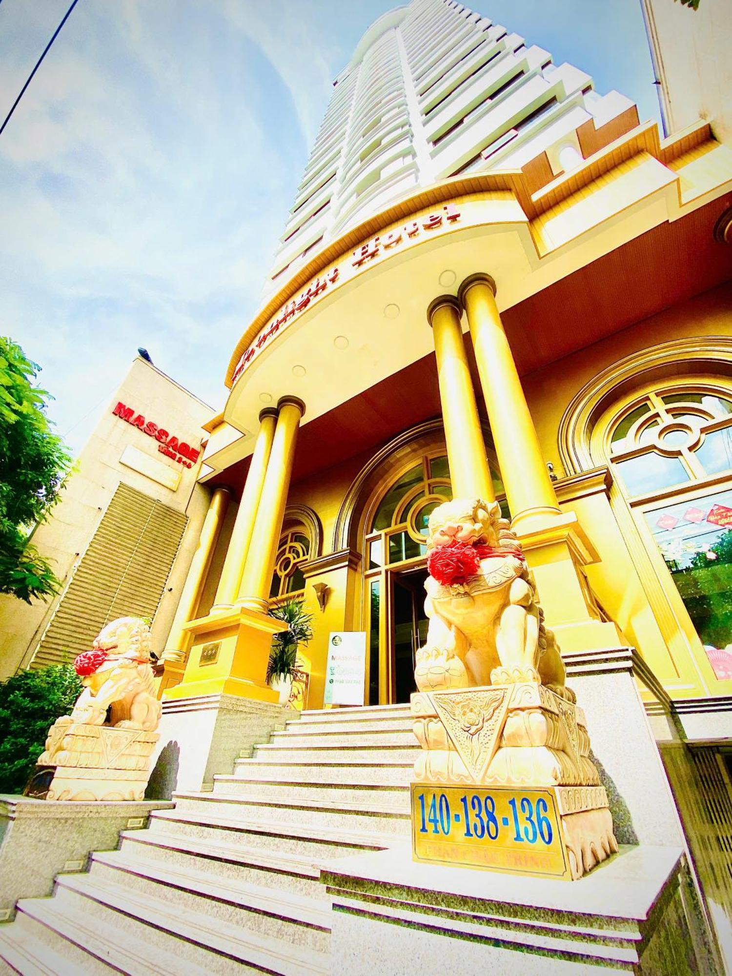 Hotel Moonlight & - Center, High Floor, Great Location & Great Views & Dragon Bridge Views 4*
