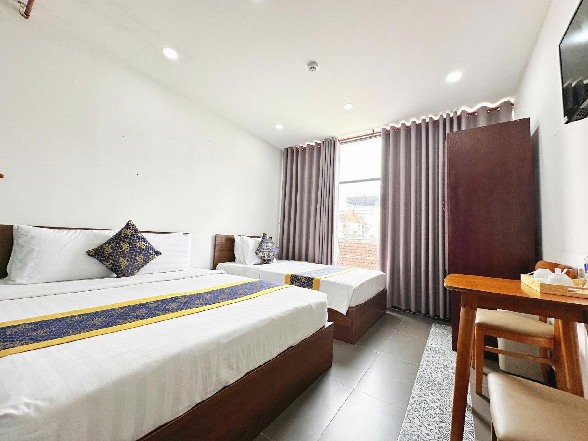 Reddoorz Shusimi House Nguyen Troi Khách sạn