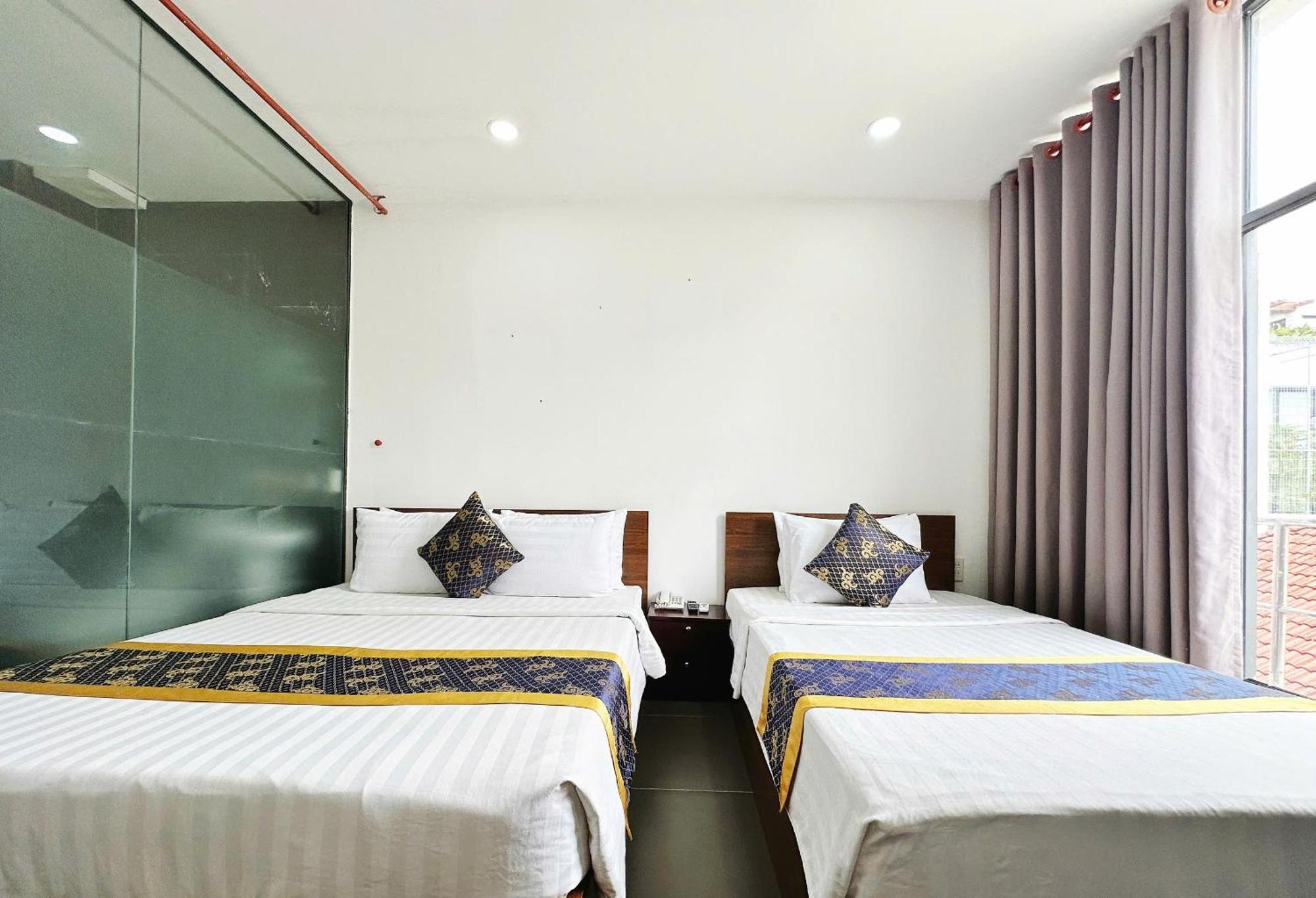 Reddoorz Shusimi House Nguyen Troi Khách sạn 2*