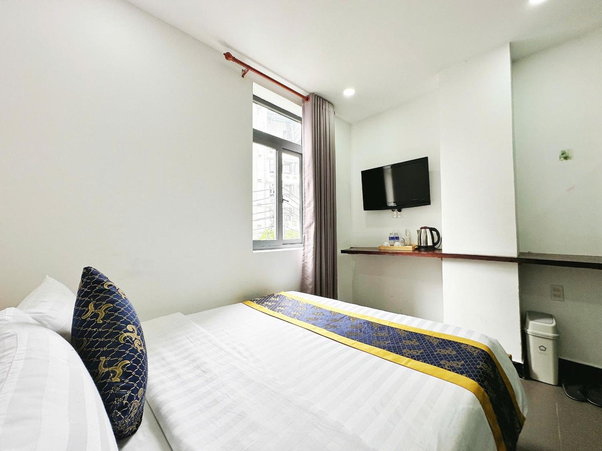Reddoorz Shusimi House Nguyen Troi Khách sạn