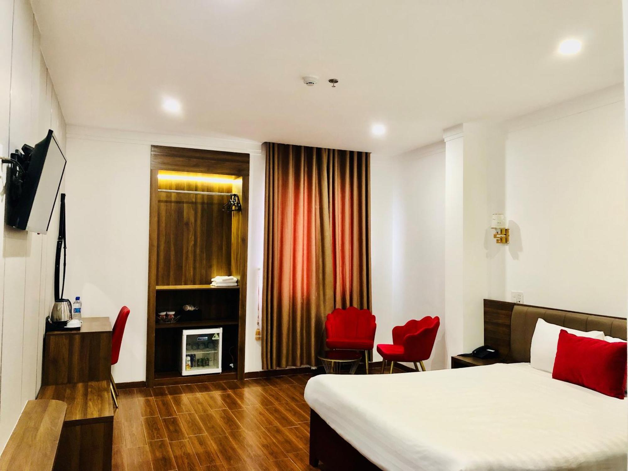 Le Centre Hotel