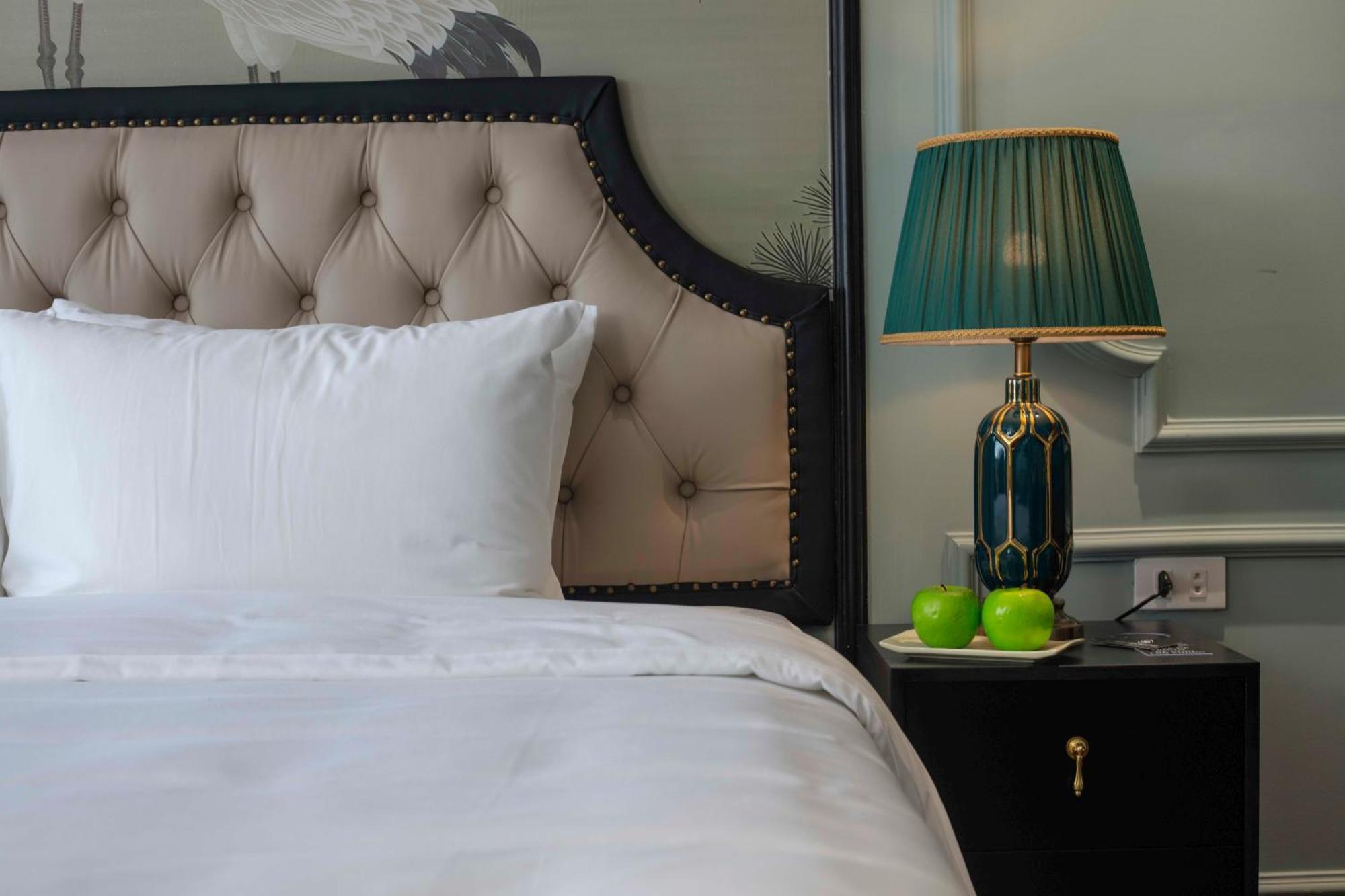 Madelise Palace & Travel Khách sạn 4*