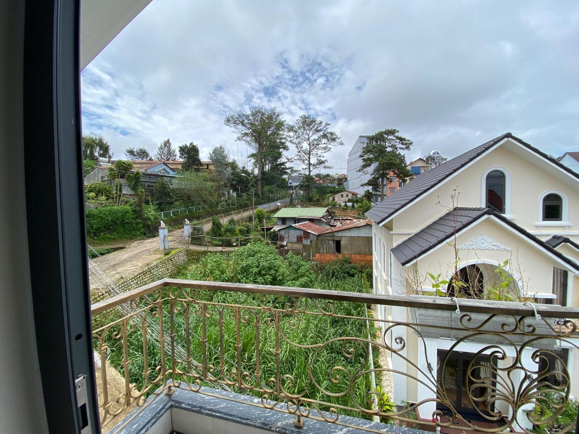 D 2 Guest house