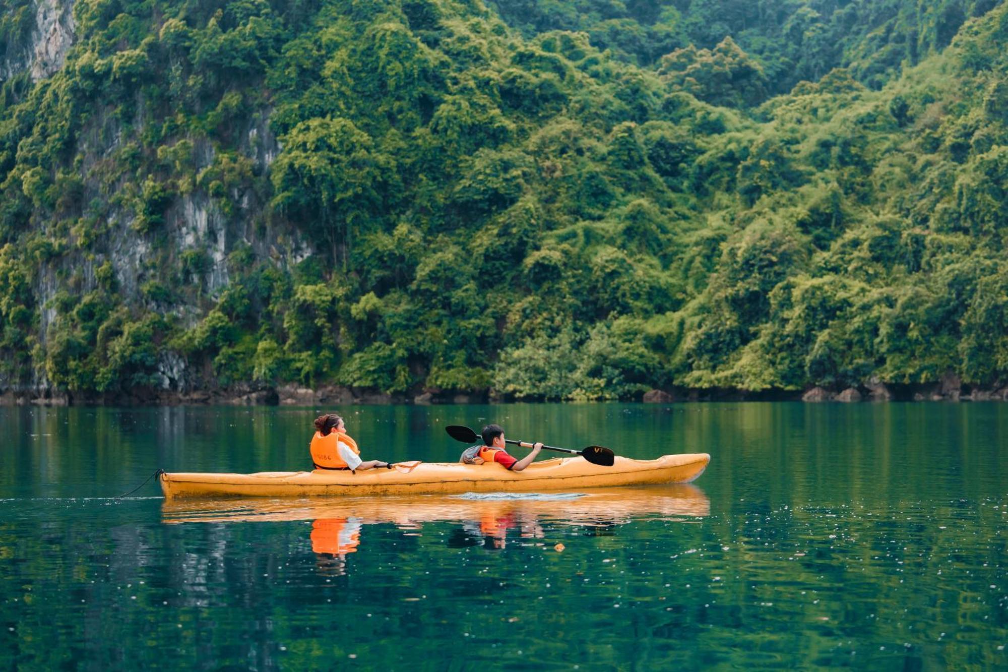 Ambassador Signature Cruise - Lan Ha Bay Ha Long