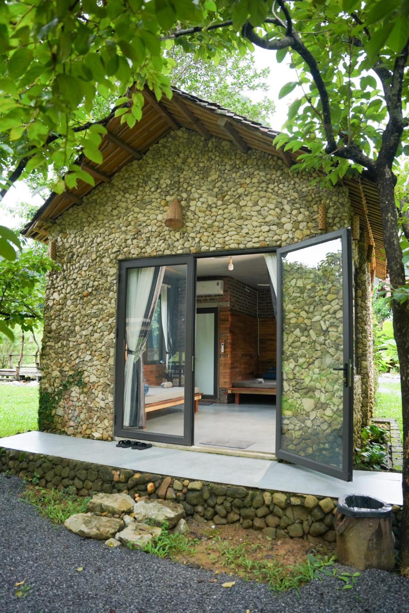 Phong Son Retreat - Huu Lung, Apartment