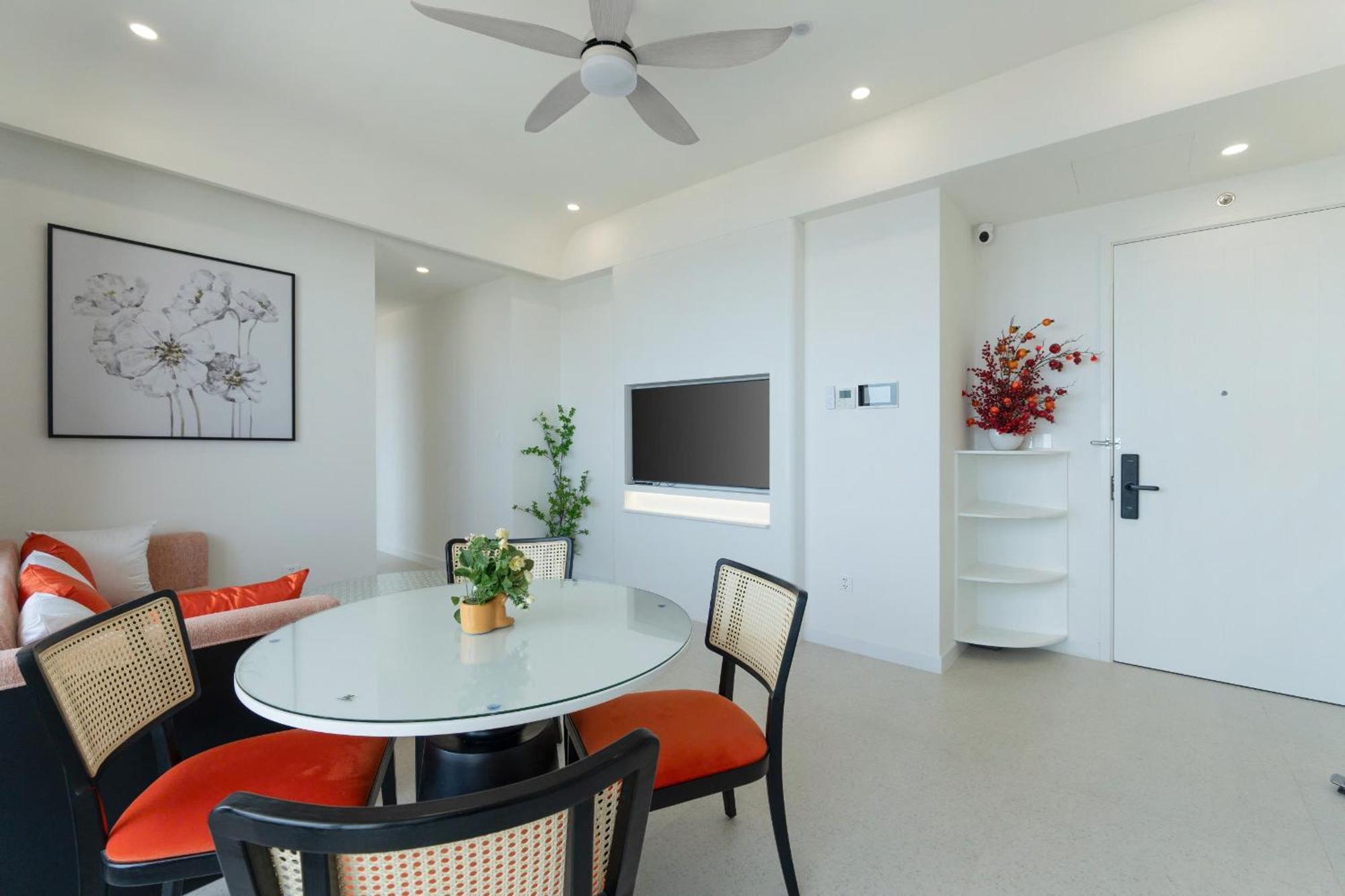 Hillside Sunset Apartment