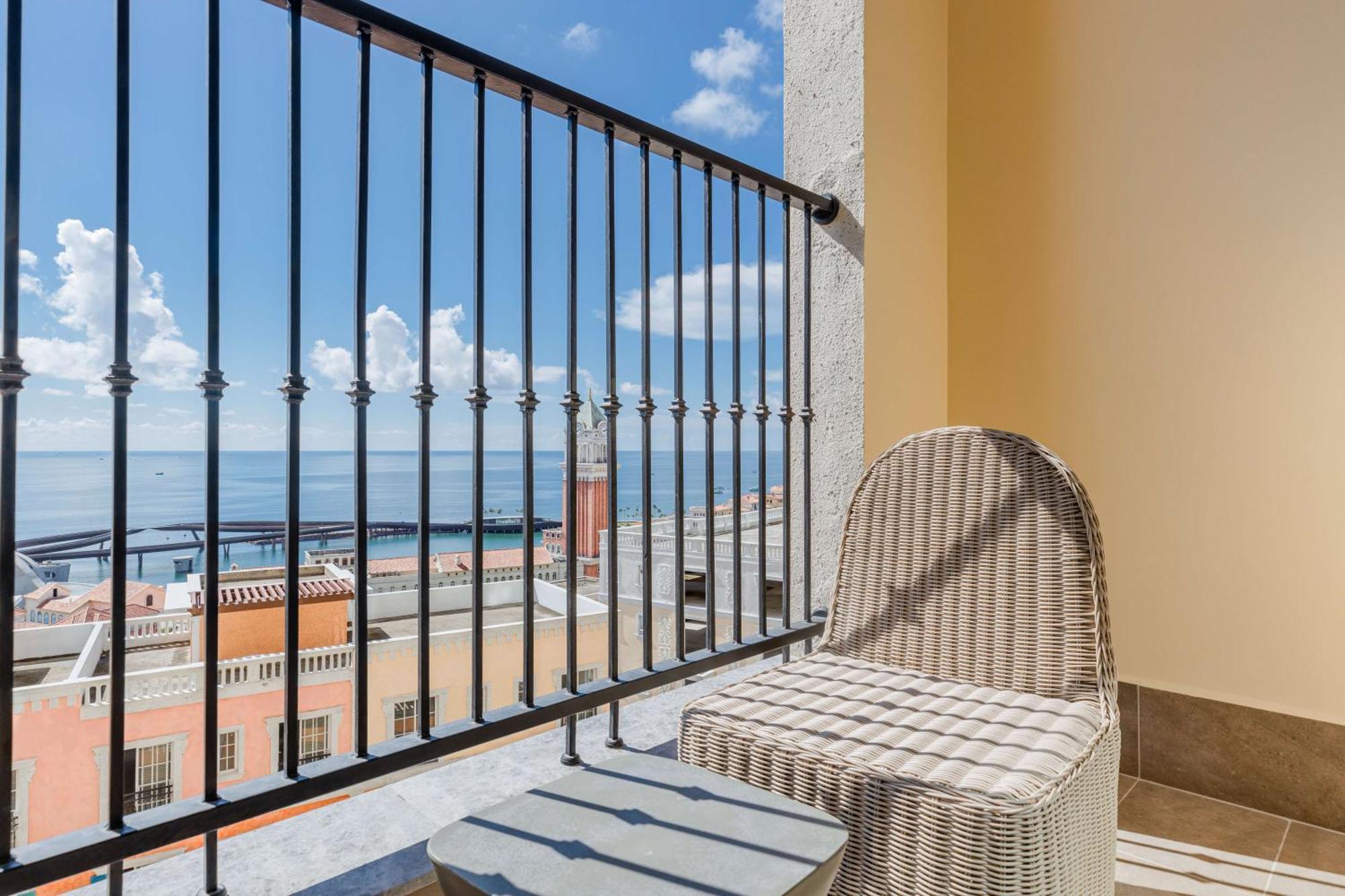 Hillside Sunset Apartment Phu Quoc