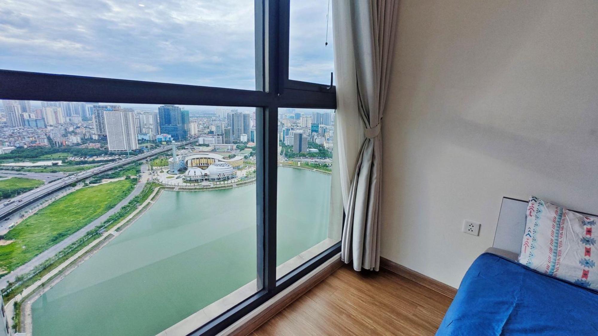 Vinhomes Skylake By Pham Hung Apartment *