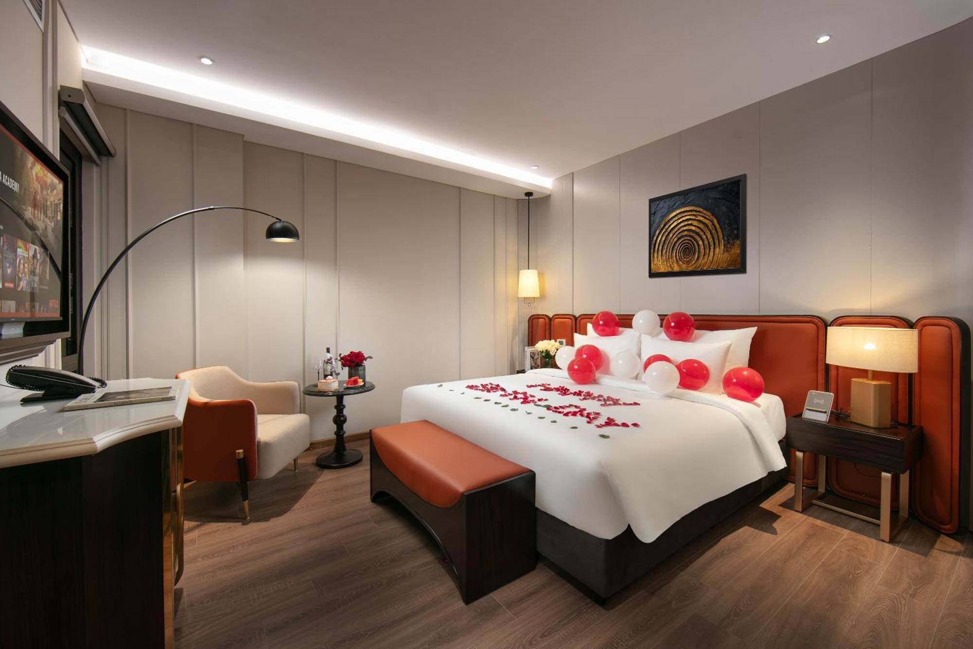 Le Premier & Rooftop Bar Hà Nội