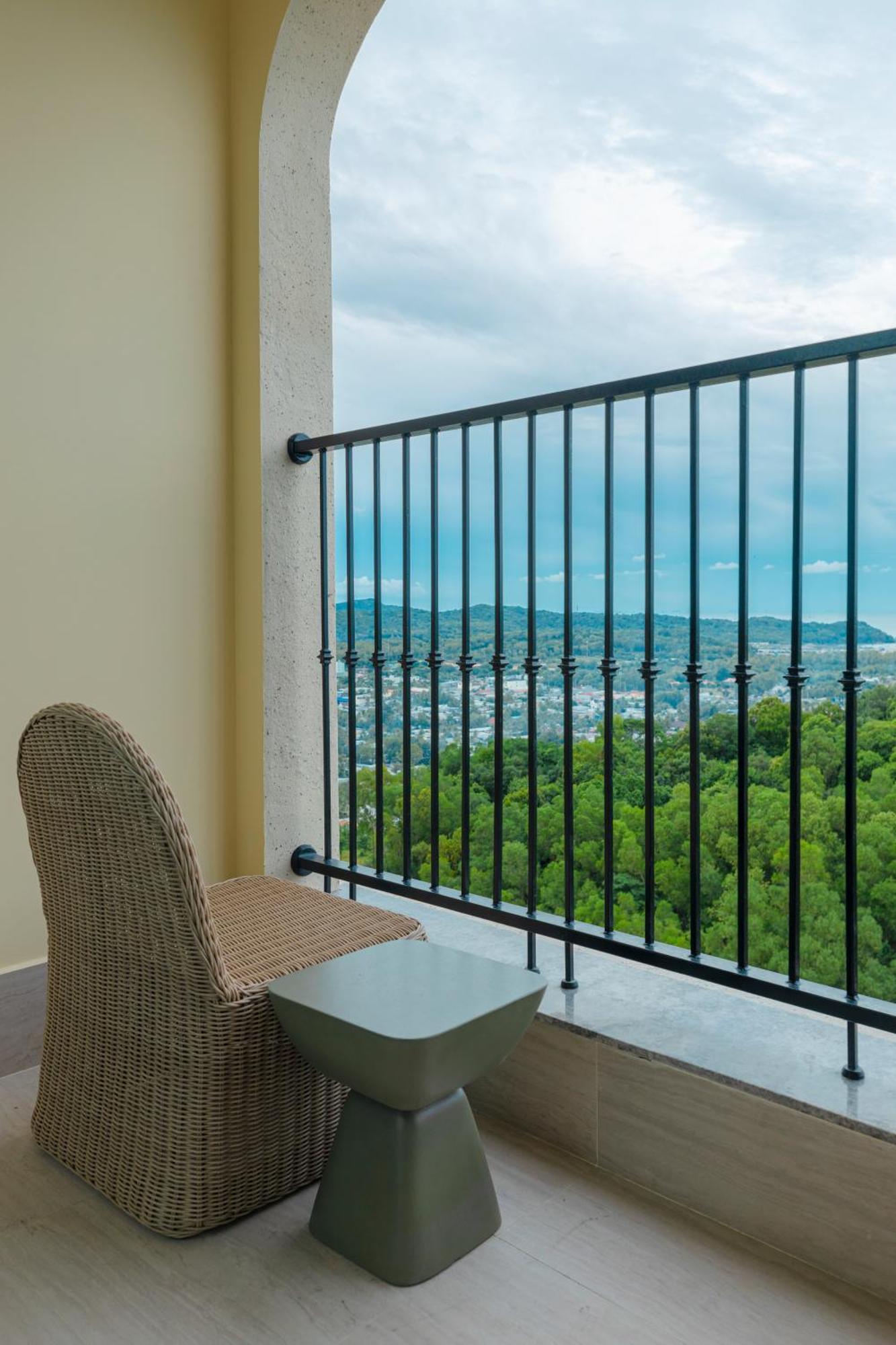 Hotel Elyday Hillside - Sea & Firework View Phú Quốc