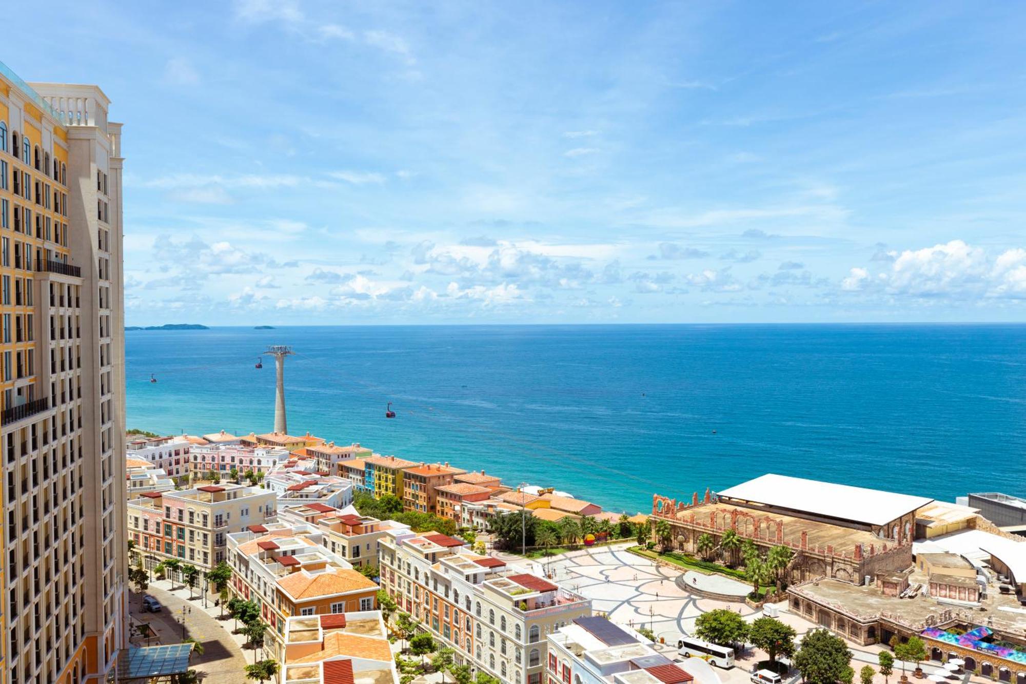 Hotel Elyday Hillside - Sea & Firework View Phú Quốc