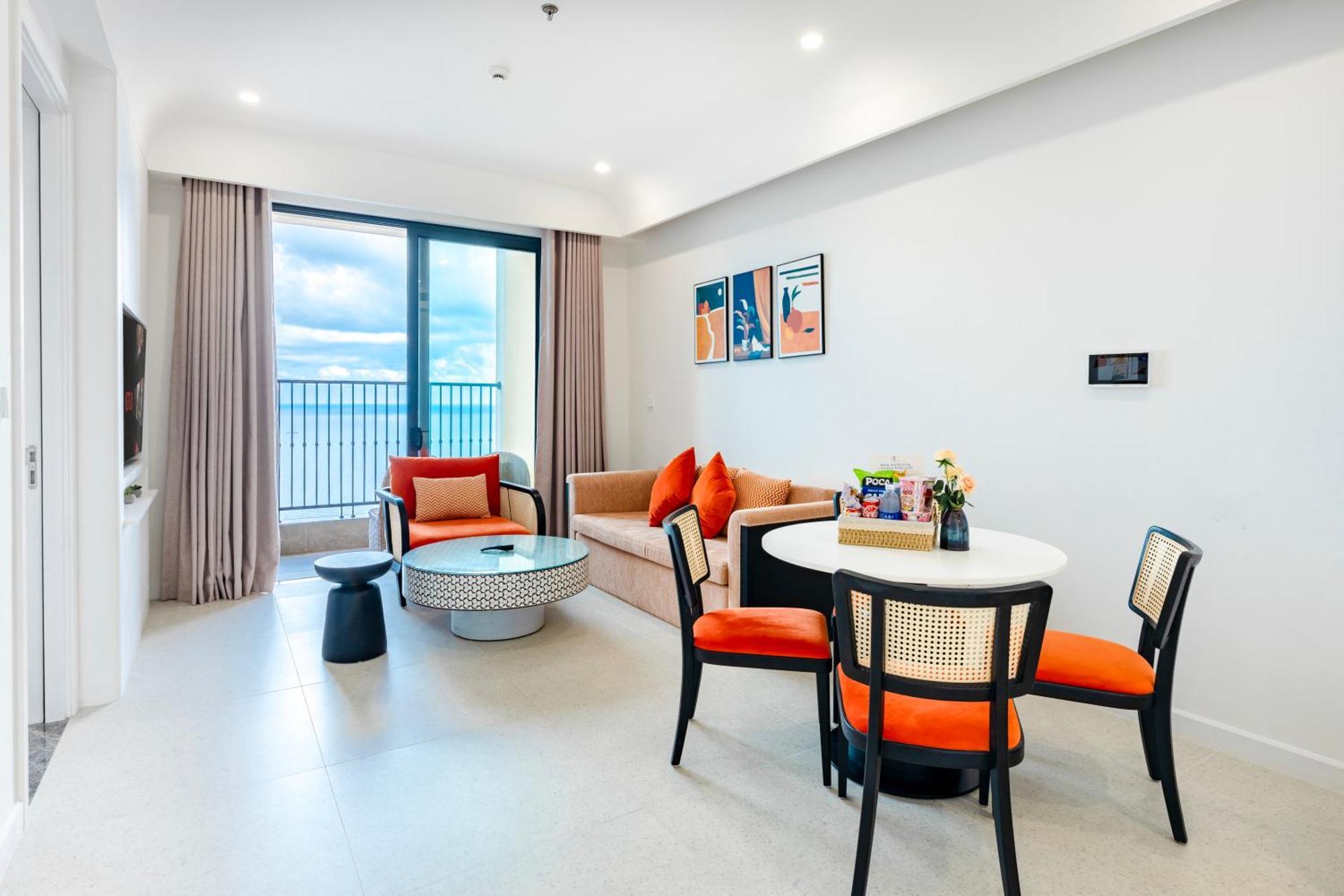 Elyday Hillside - Sea & Firework View Hotel 4*