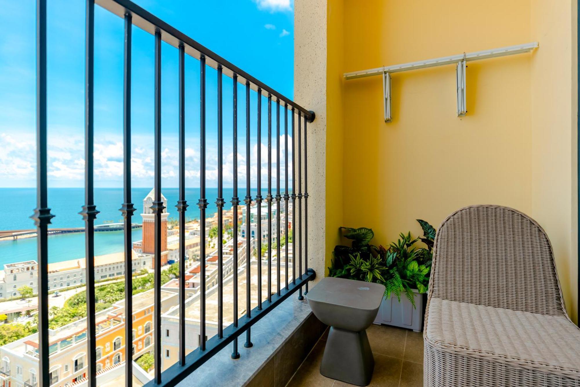Elyday Hillside - Sea & Firework View 4*
