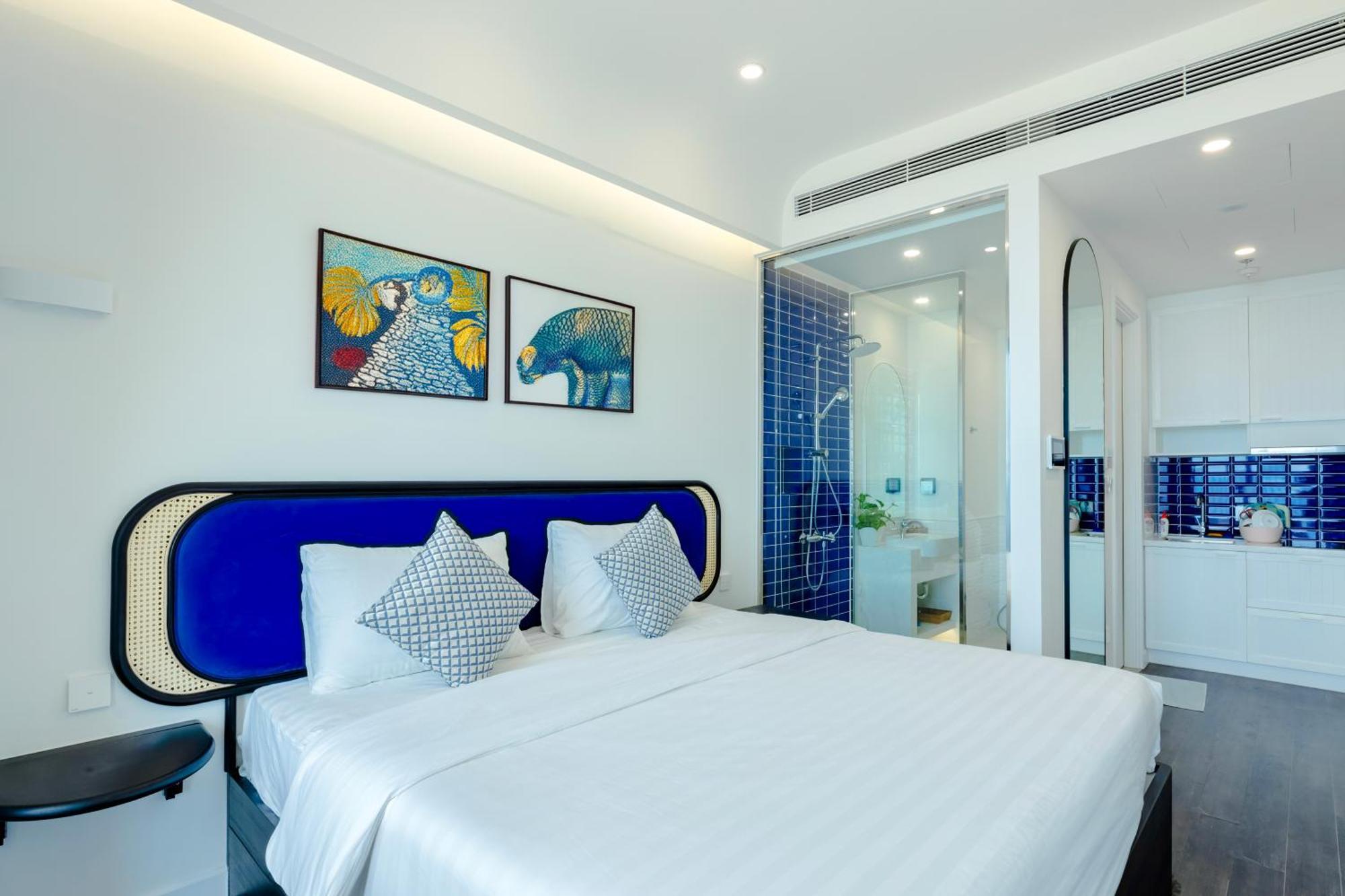Hotel Elyday Hillside - Sea & Firework View