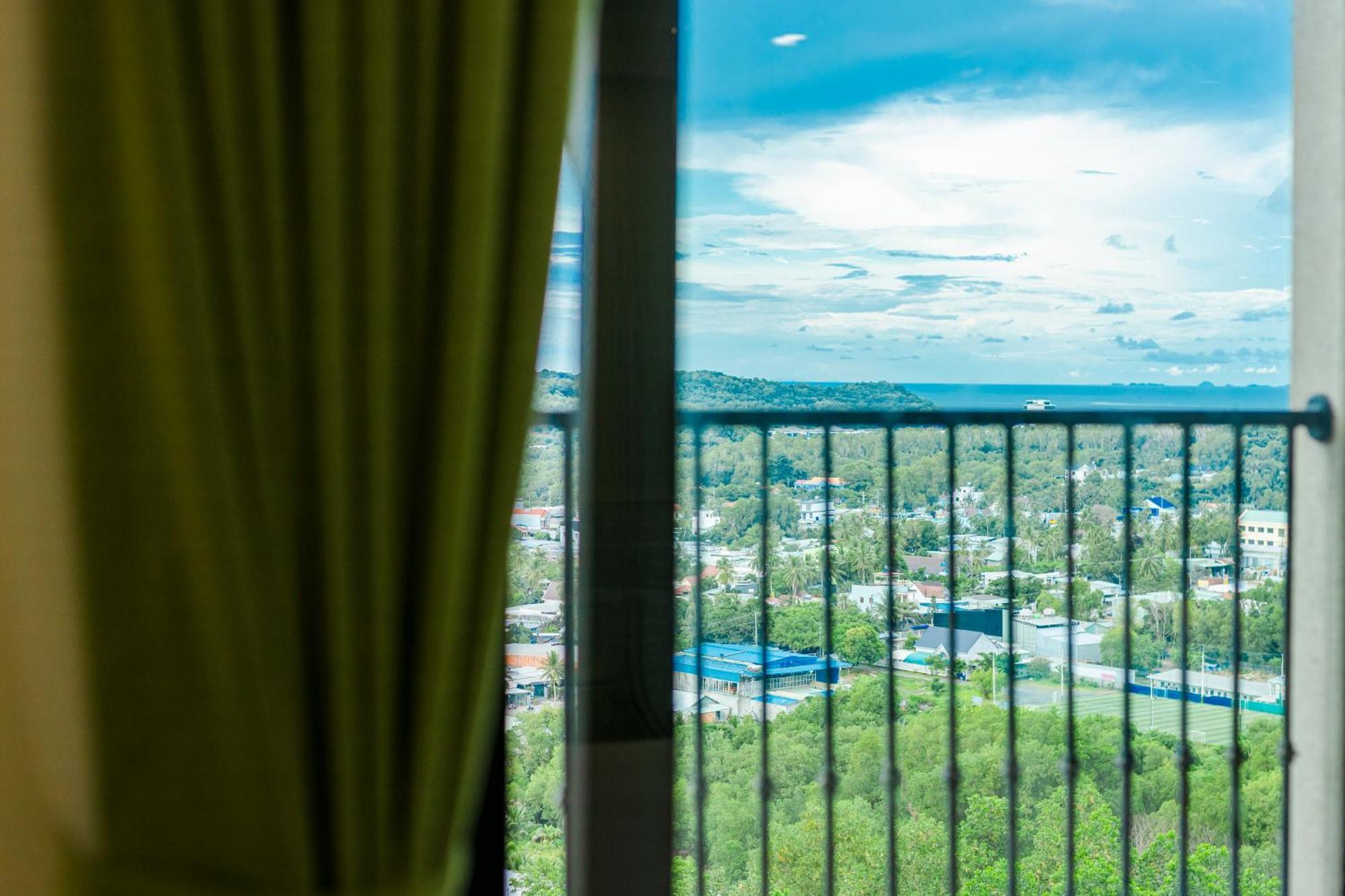 Elyday Hillside - Sea & Firework View Hotel