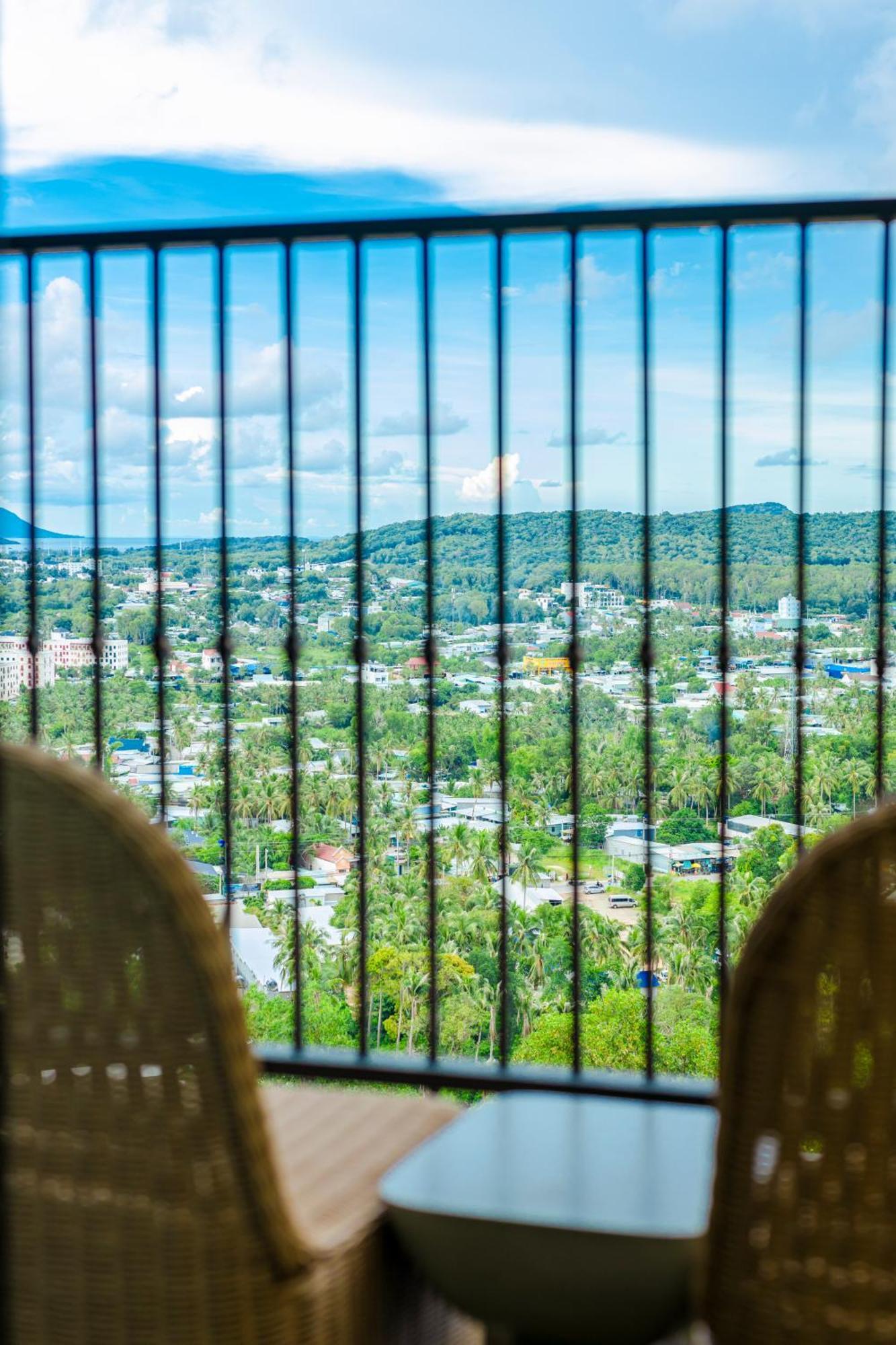 Hotel Elyday Hillside - Sea & Firework View Phú Quốc