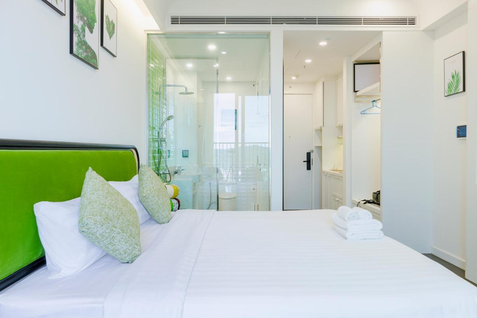 Elyday Hillside - Sea & Firework View 4*