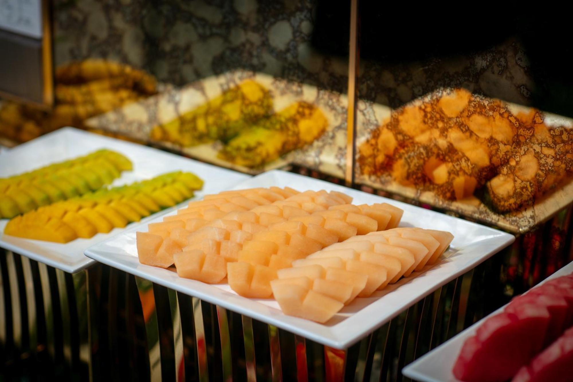 Khách sạn Le Premier & Rooftop Bar 4*