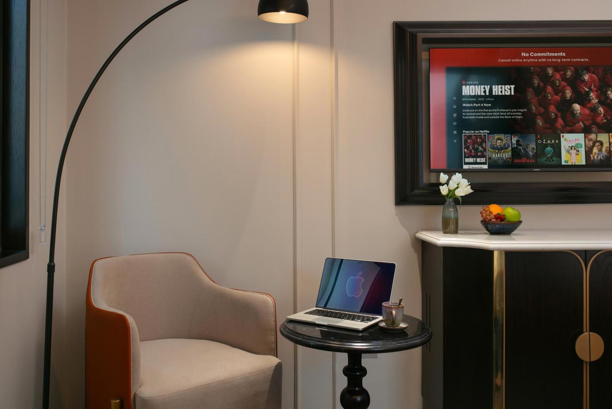 Le Premier & Rooftop Bar 4* Hà Nội