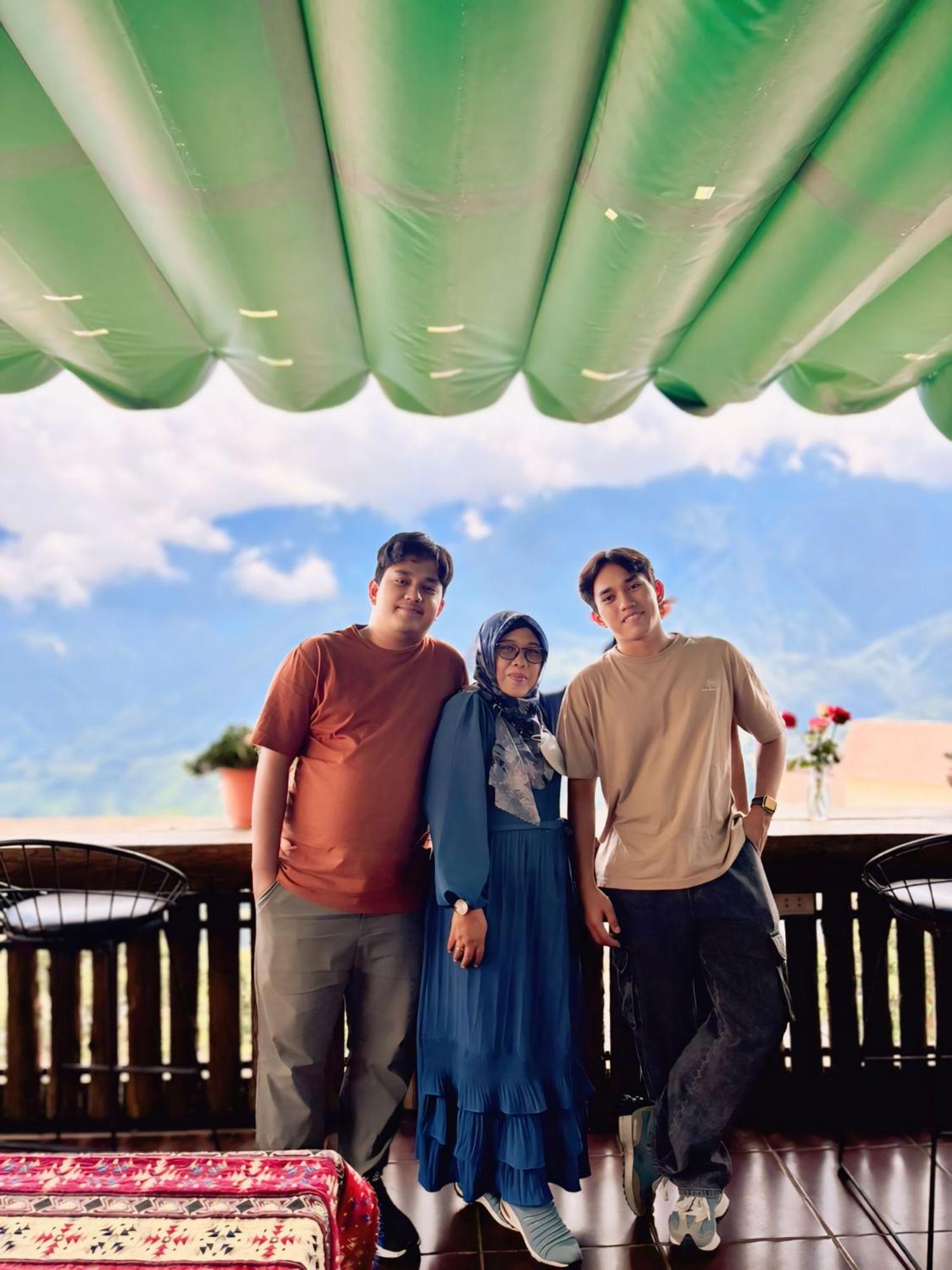 Daun Pisang & Halal Food Homestay *