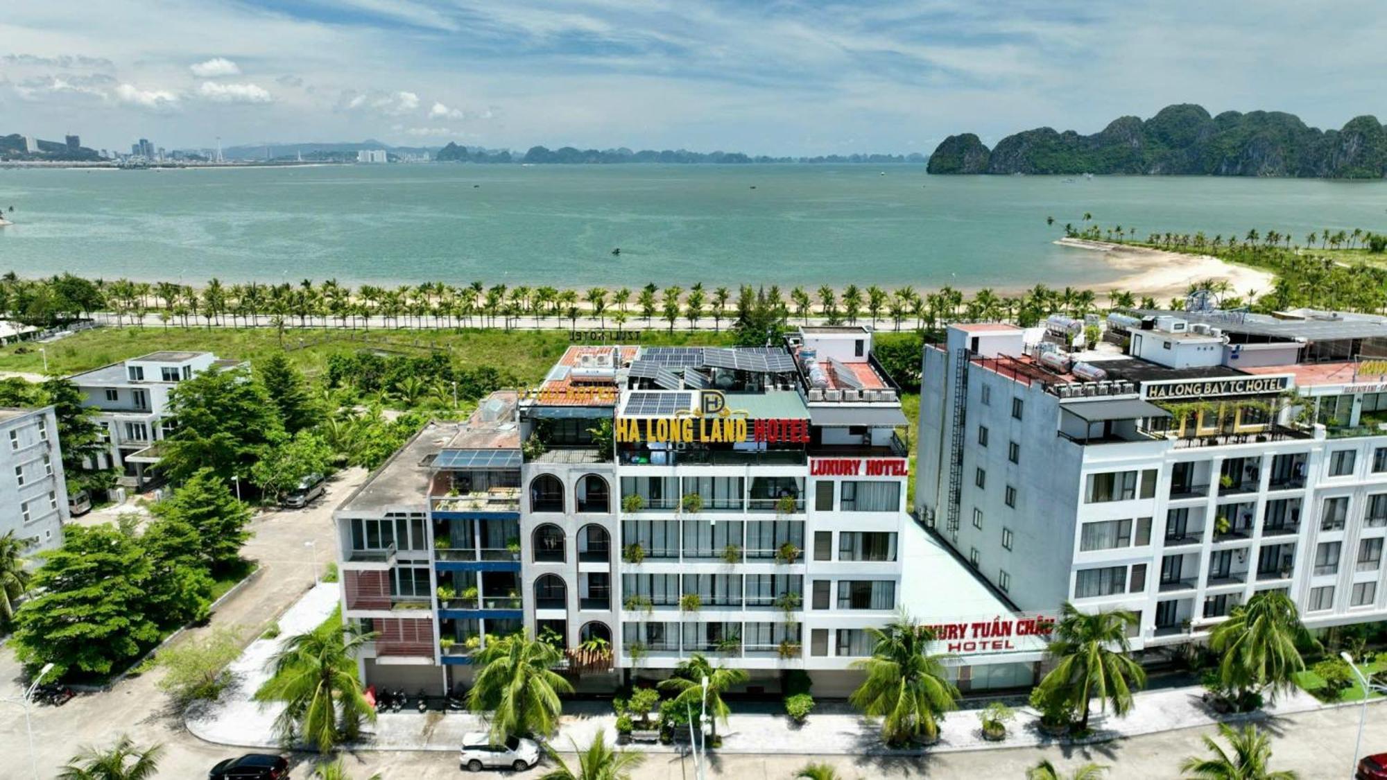 Land Hotel