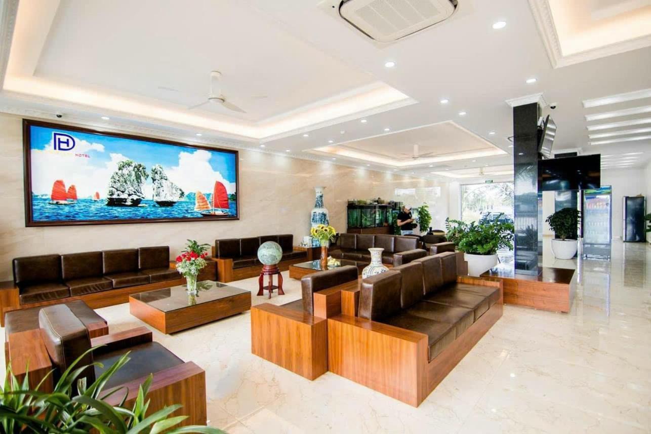 Land Hotel