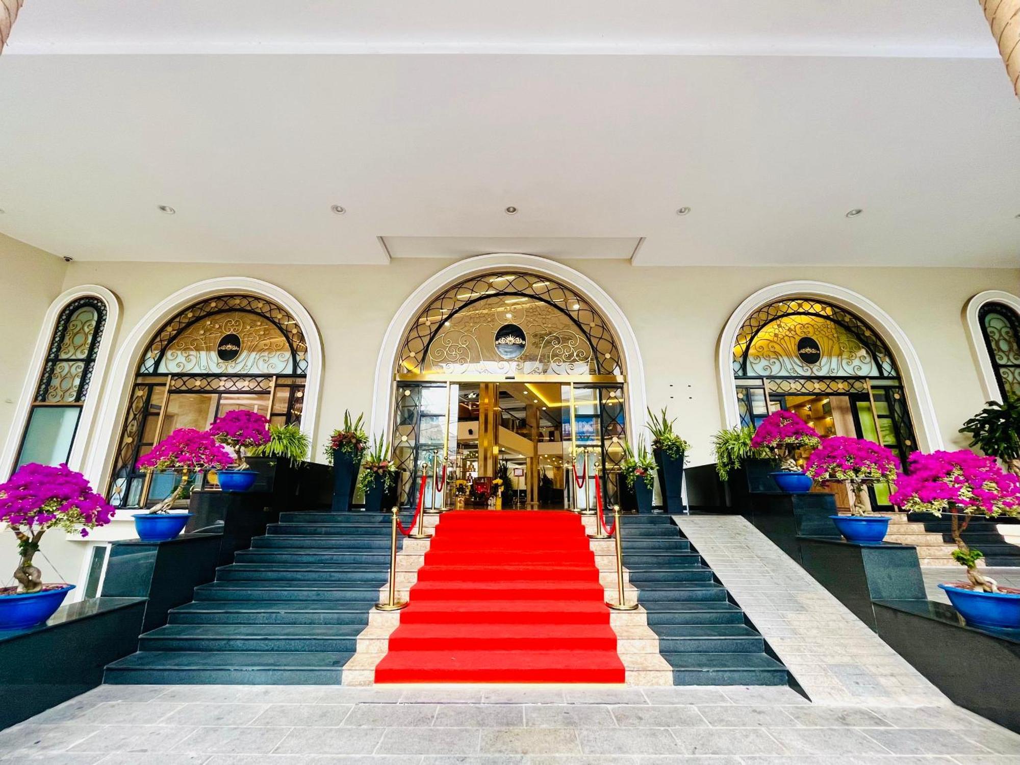 Hotel Sandals Lily Đà Lạt