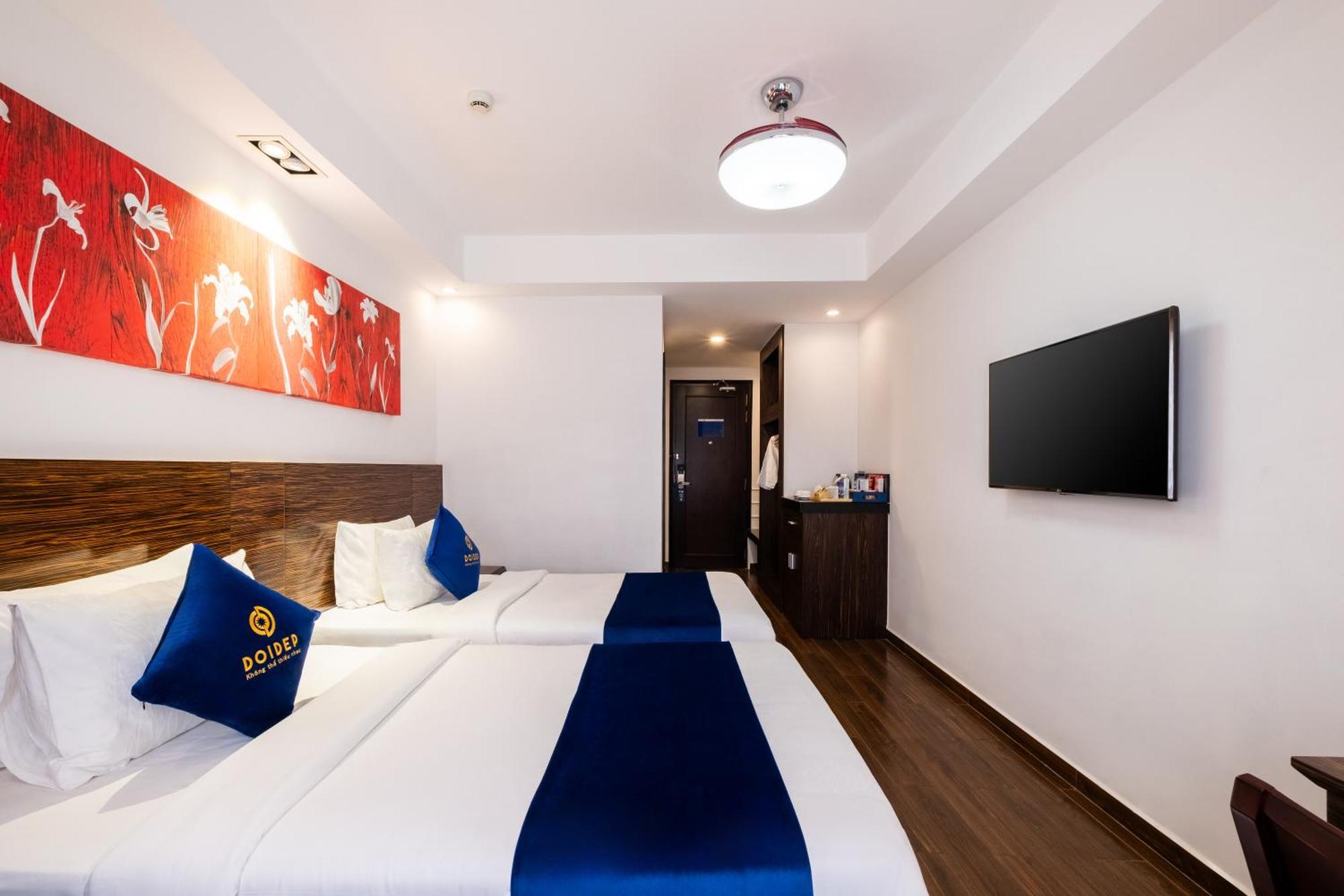 Hotel Sandals Lily
