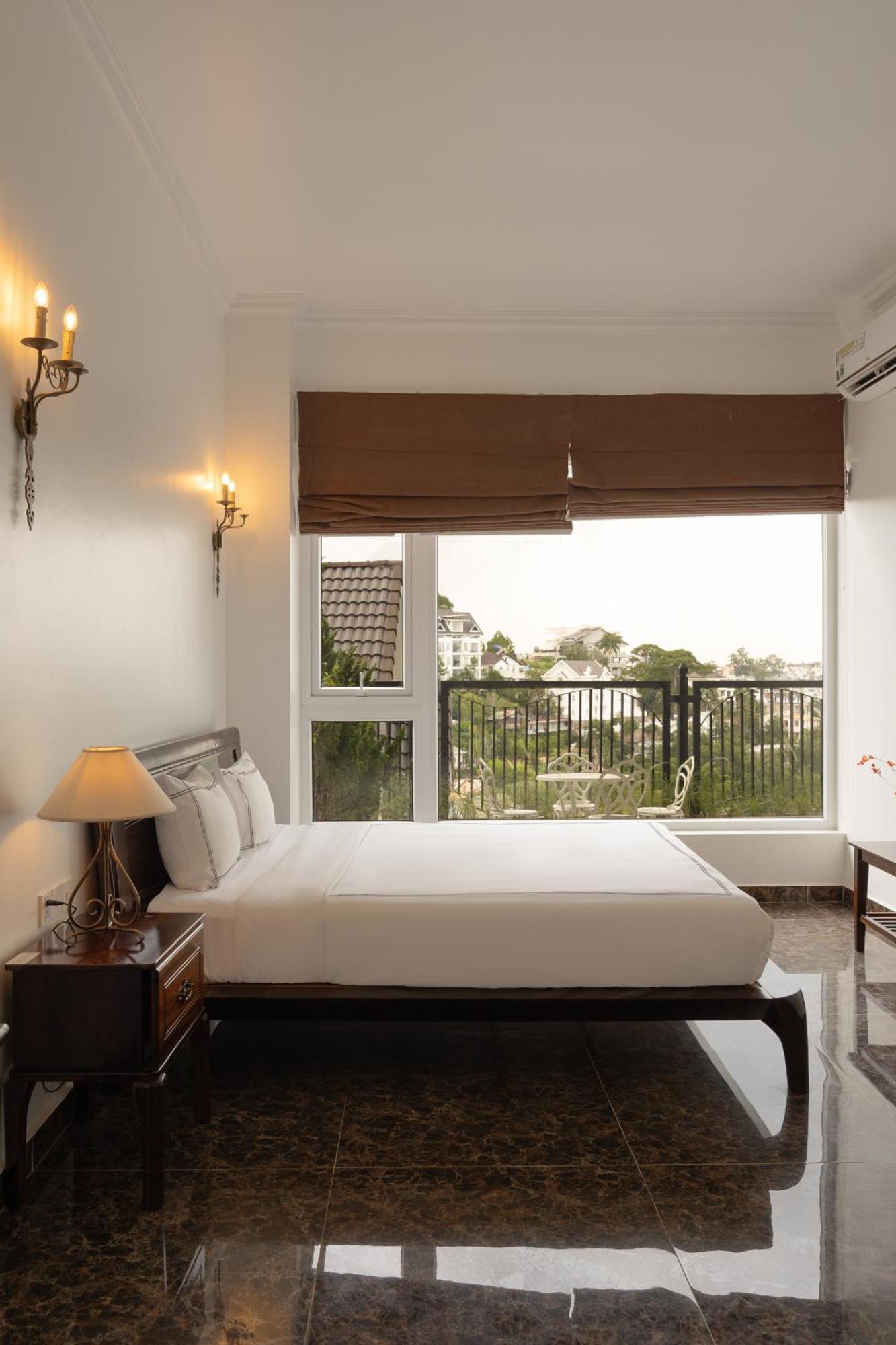 The Manor Hotel 3*