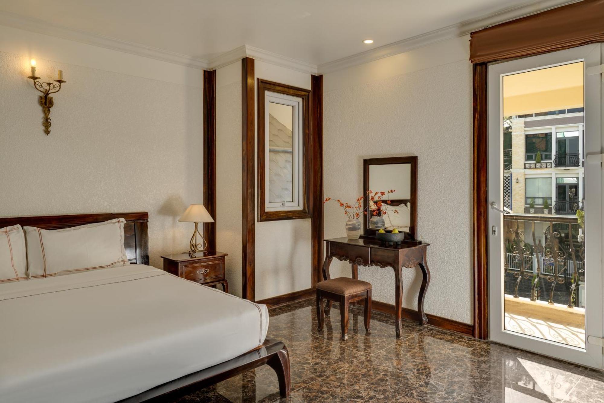 The Manor 3*