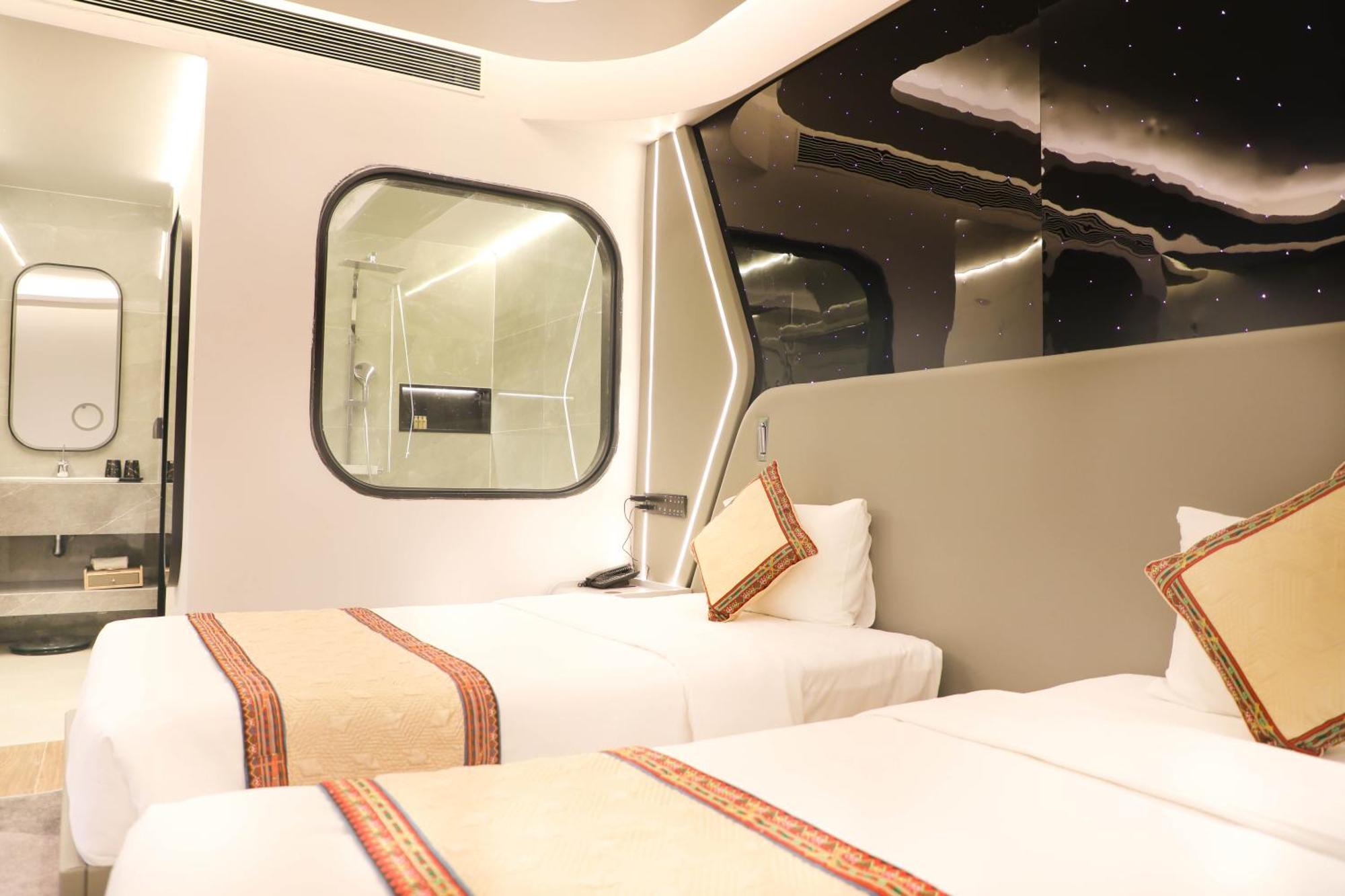 Island - The Bullet Hotel