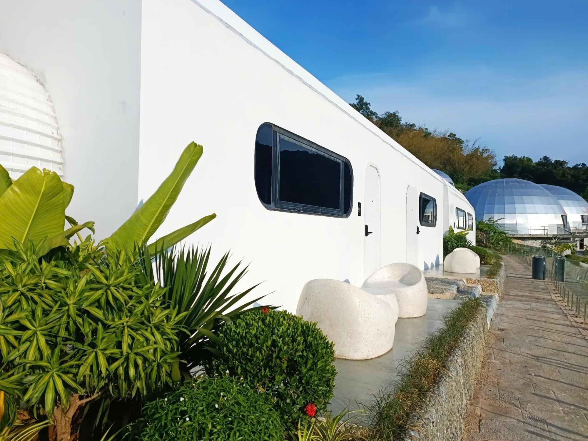 Hotel Island - The Bullet 5*