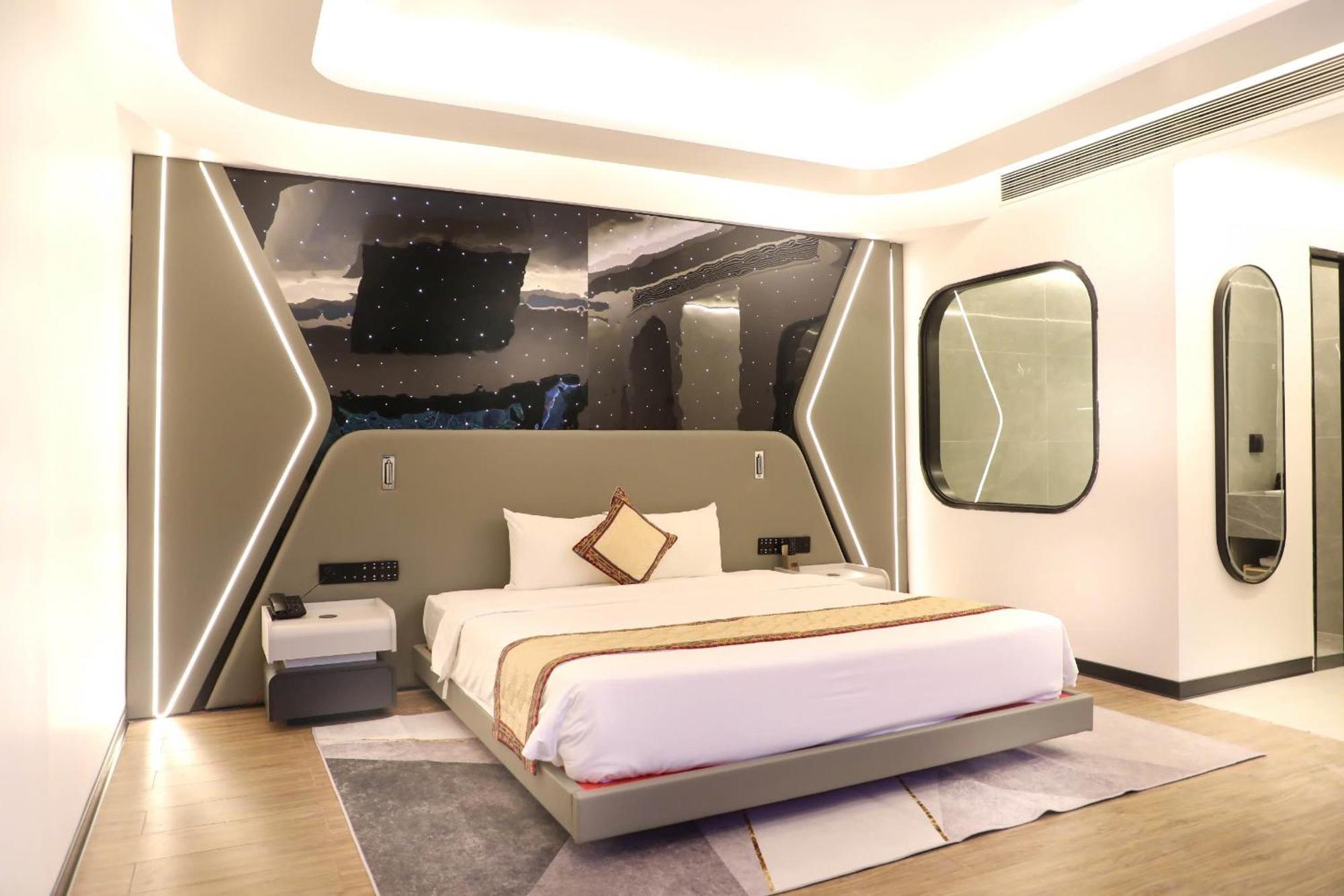 Hotel Island - The Bullet 5*