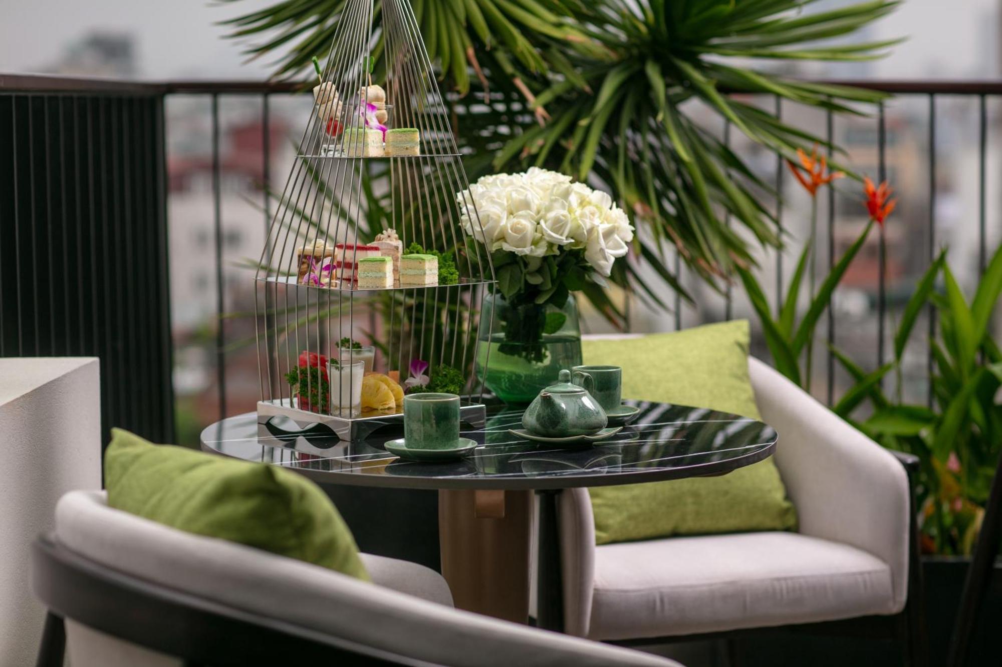 Khách sạn Le Premier & Rooftop Bar