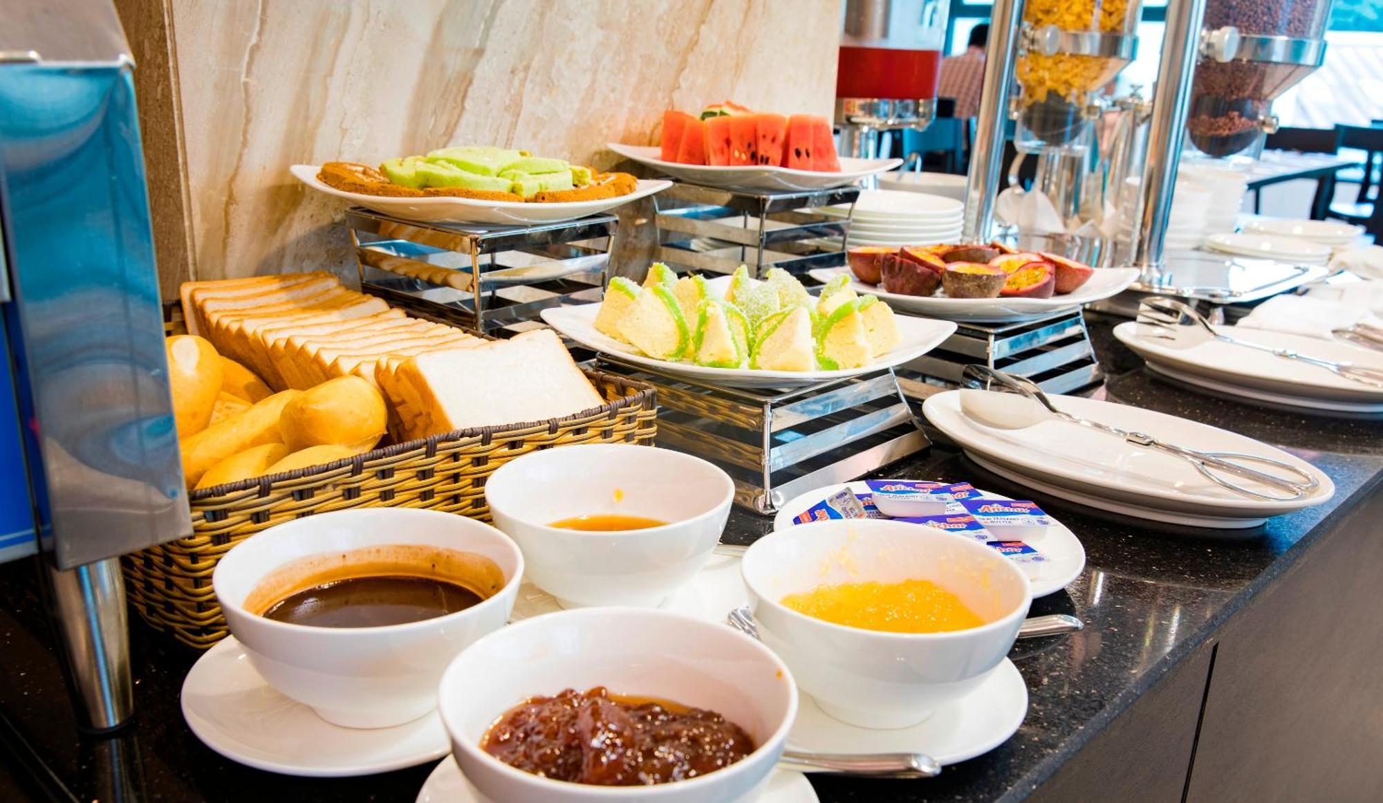 Khách sạn Meriton