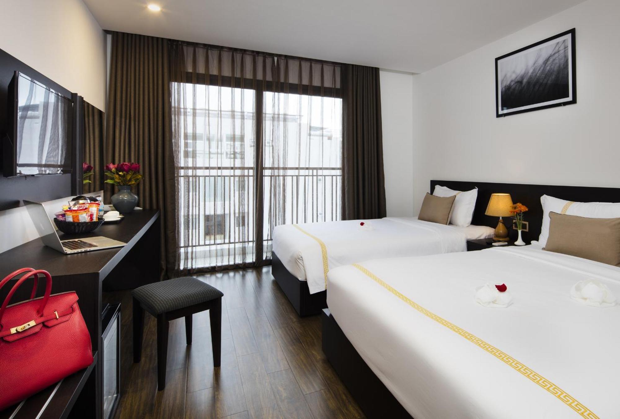 Khách sạn Meriton 4*