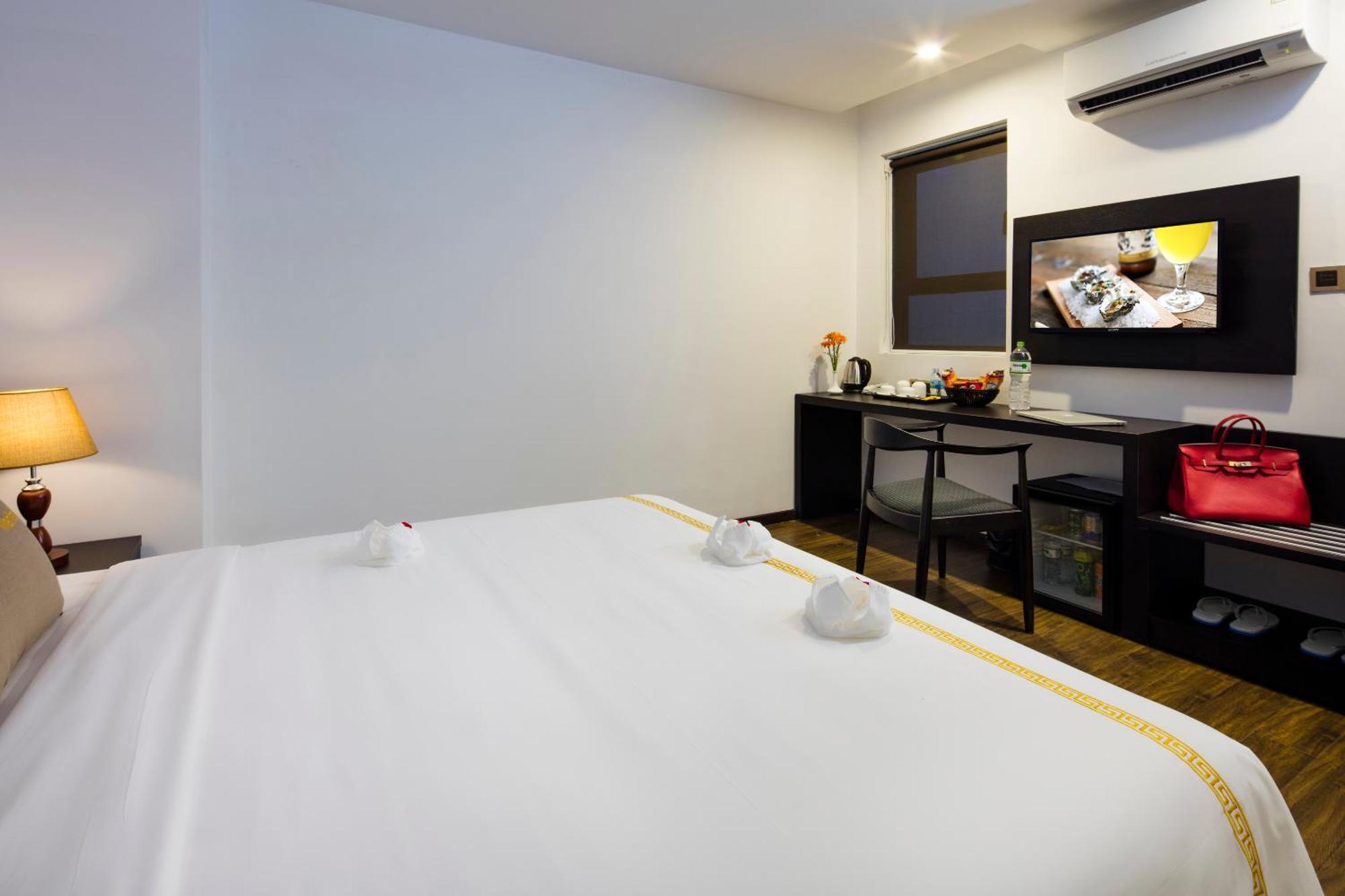 Khách sạn Meriton Nha Trang