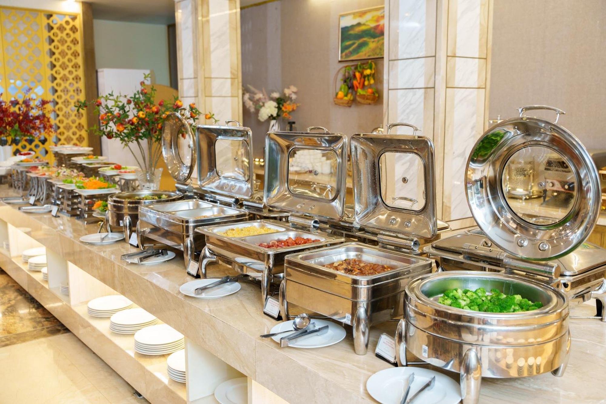 Huyền Thoại 4*