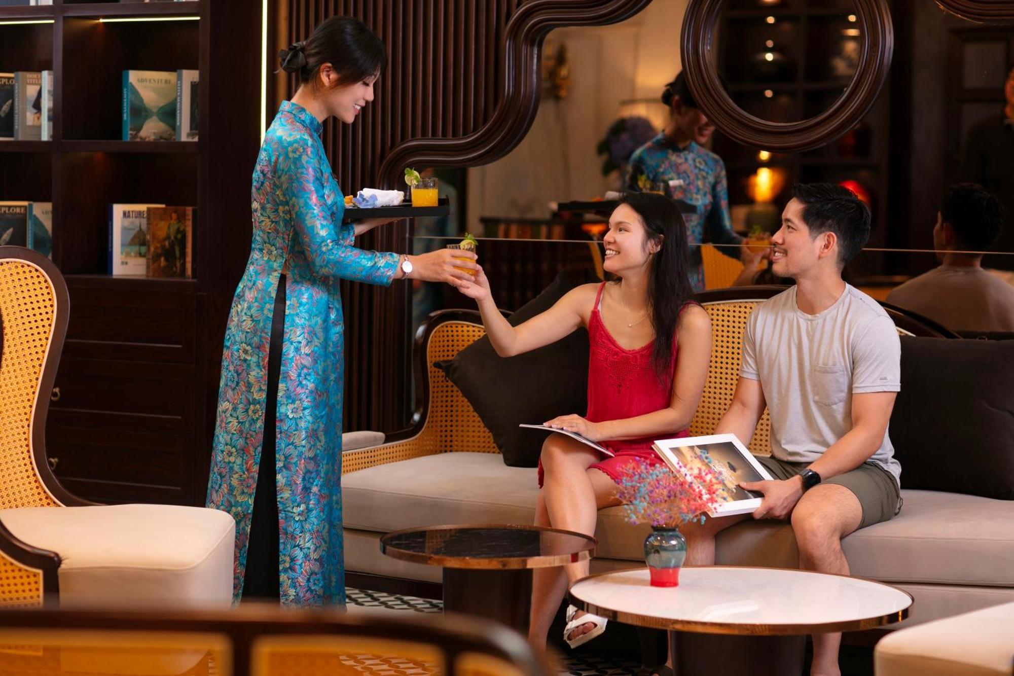 De Crown 5* Hanoi