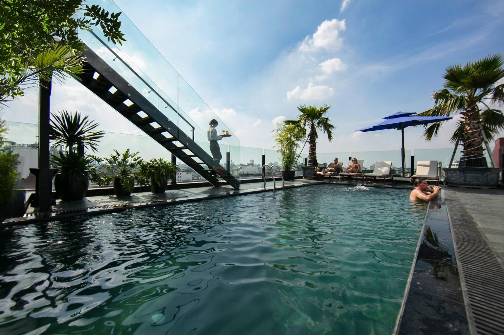 Hotel De Crown Hanoi