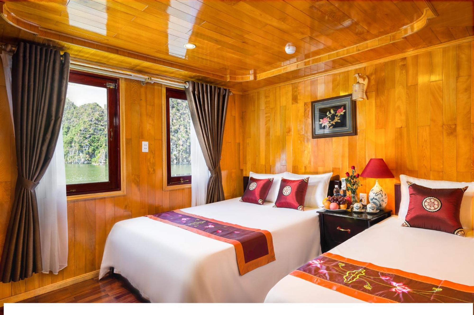 Cat Ba Cruise Botel Dong Khe Sau