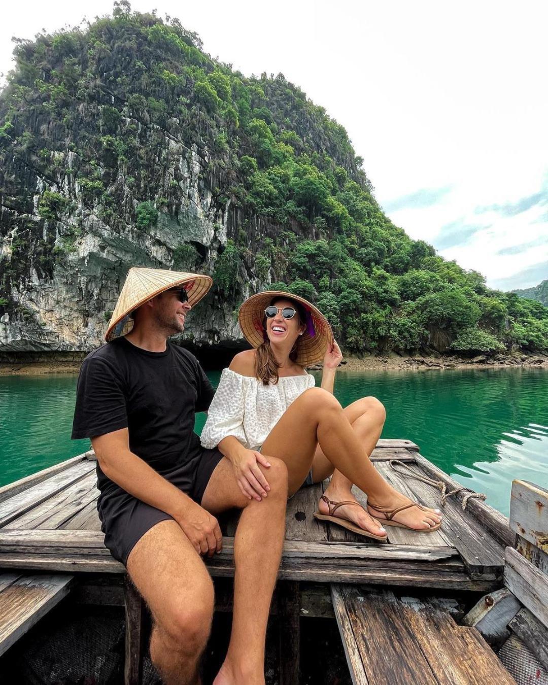 Cat Ba Cruise Dong Khe Sau