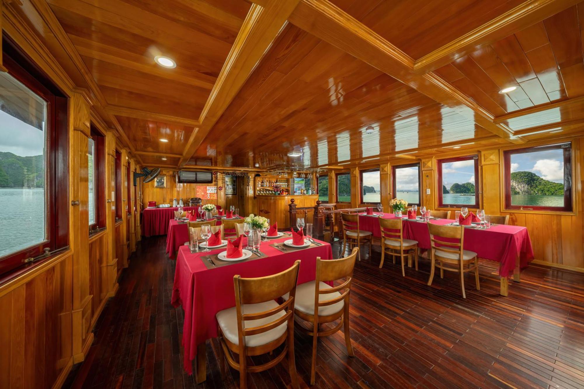 Cat Ba Cruise Botel