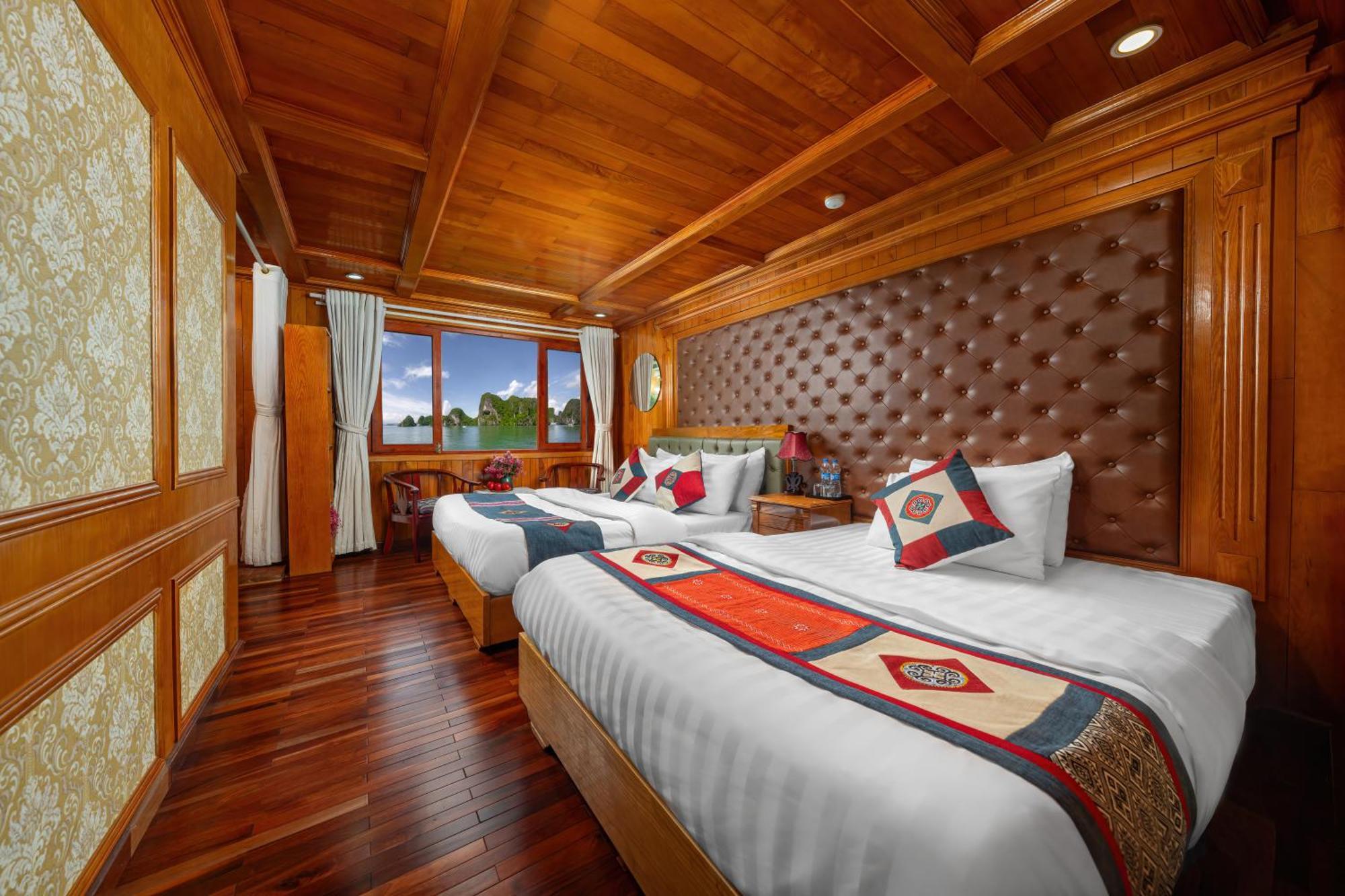 Cat Ba Cruise Botel *