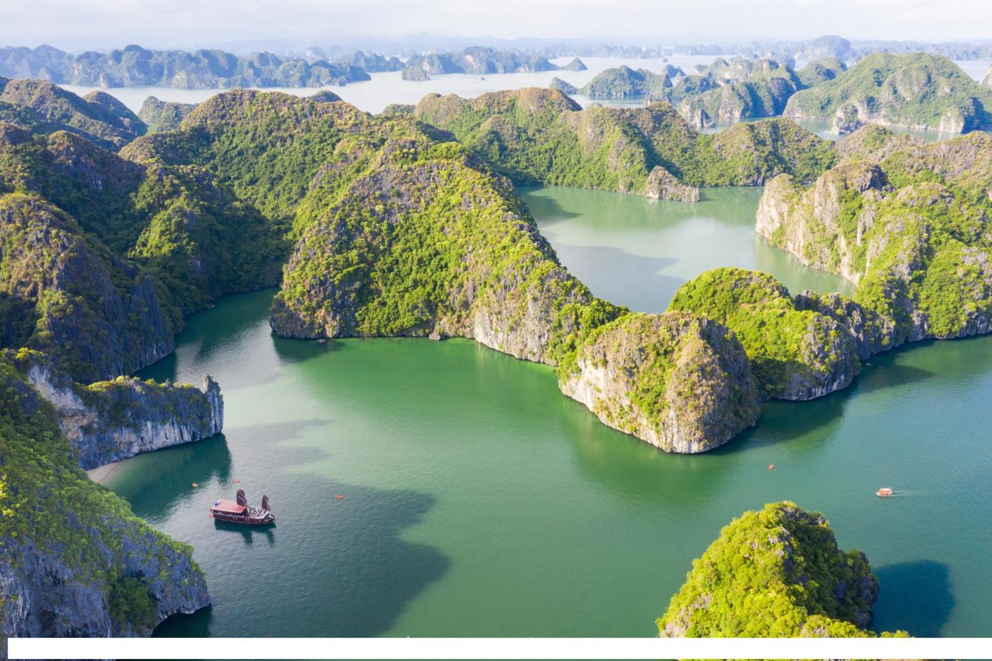 Cat Ba Cruise