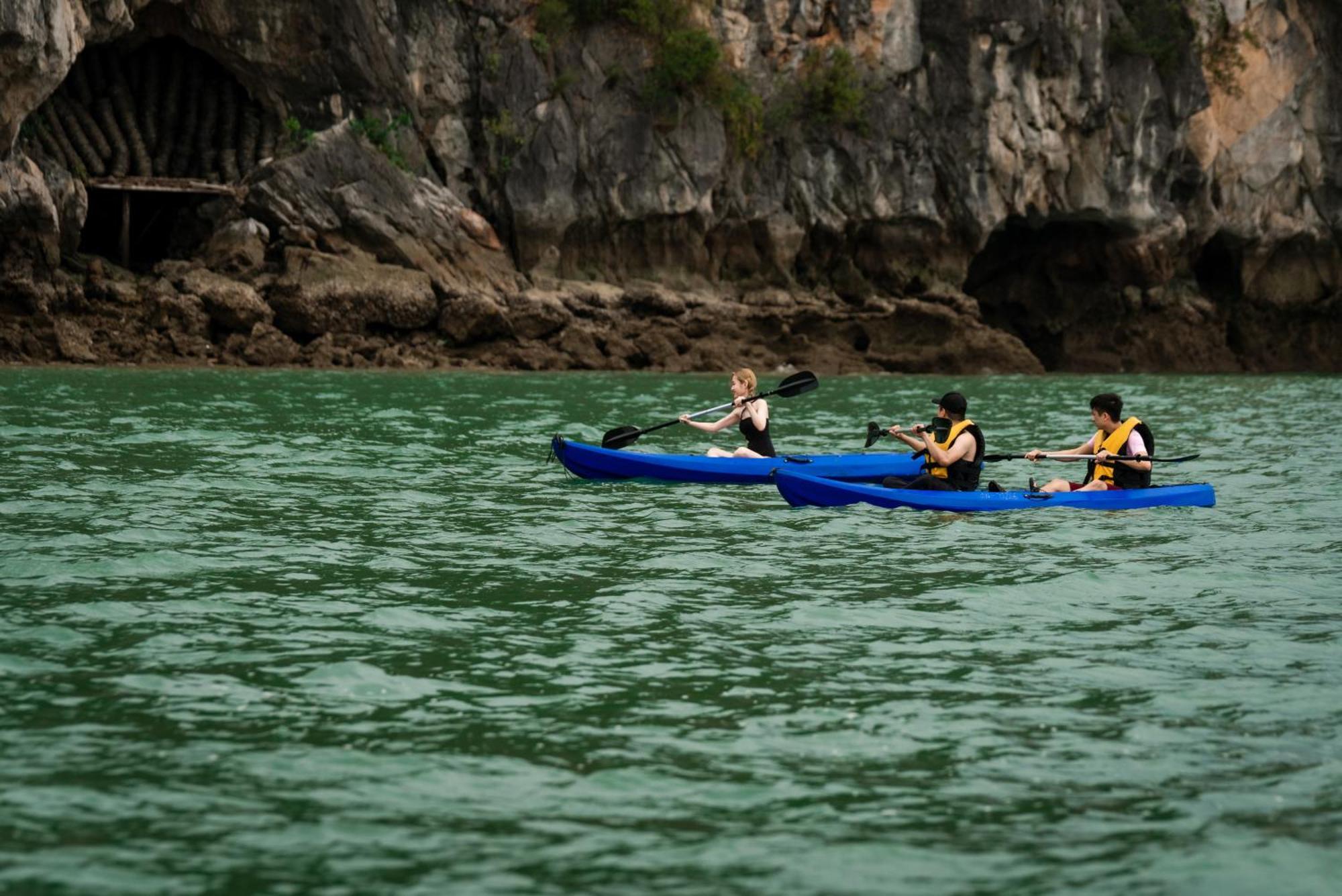 Botel Cat Ba Cruise Dong Khe Sau