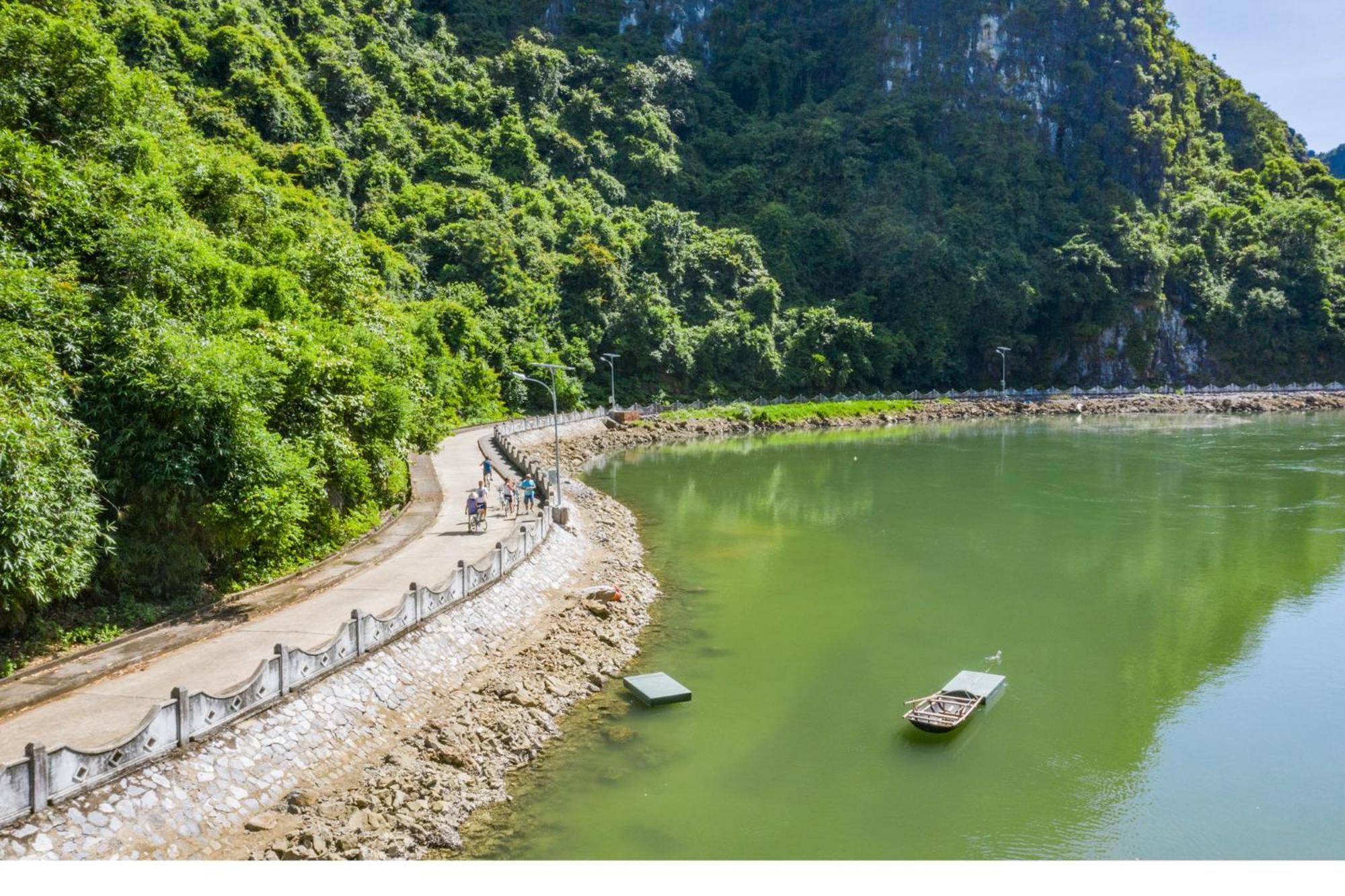 Cat Ba Cruise Dong Khe Sau