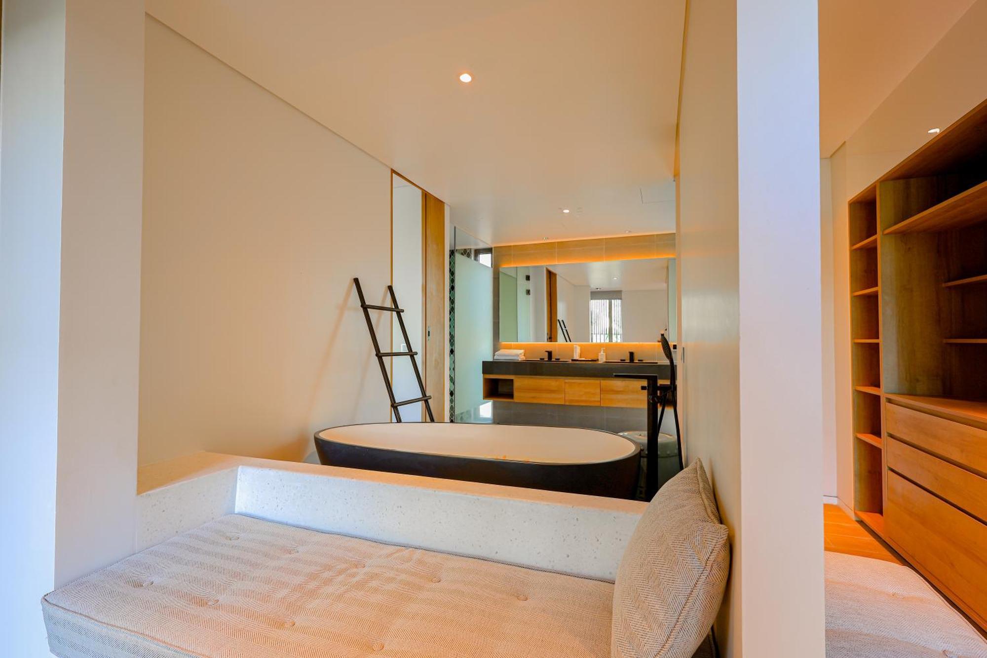 Villa Sailing Luxury